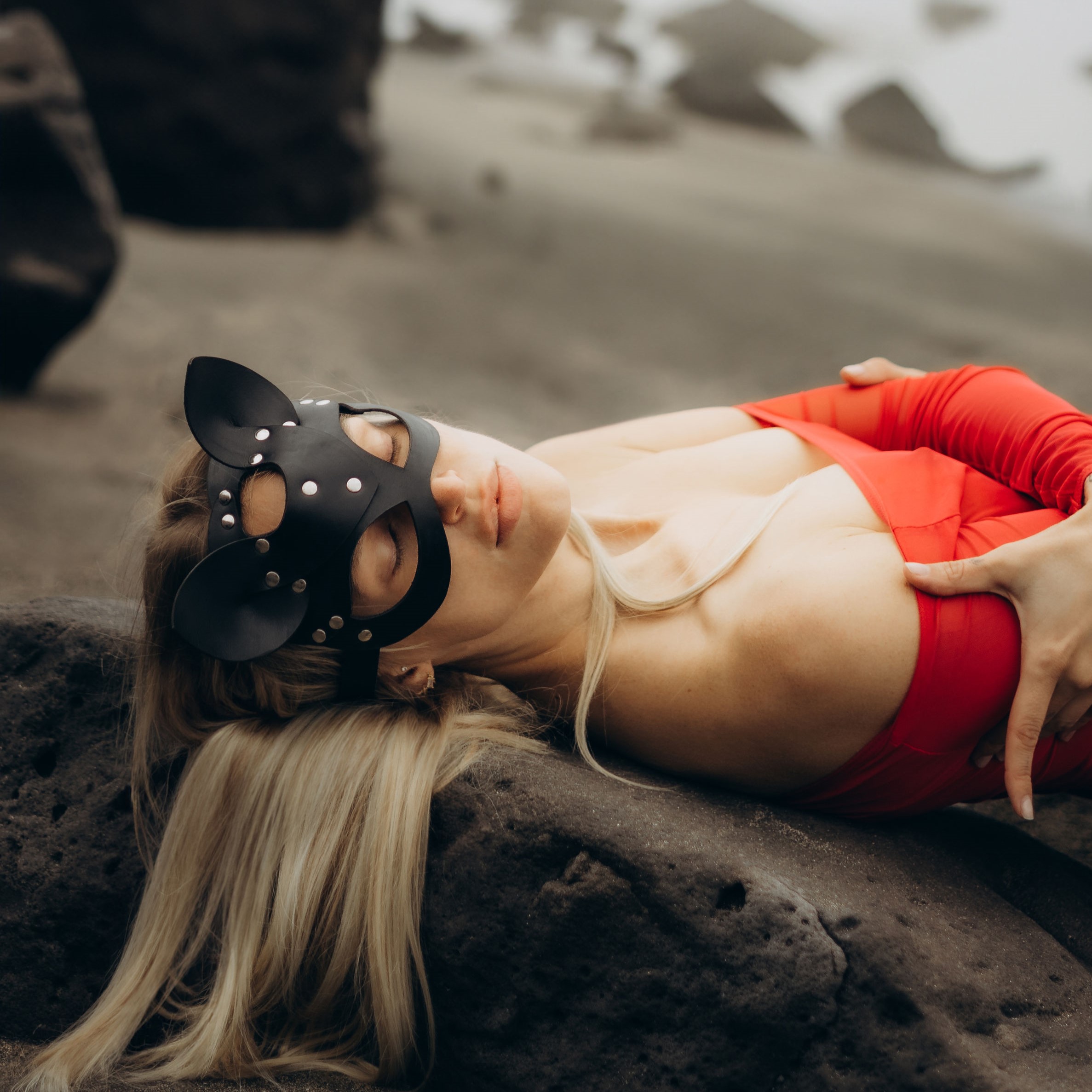 Handcrafted Leather Cat Mask – Mysterious & Alluring Costume Accessory