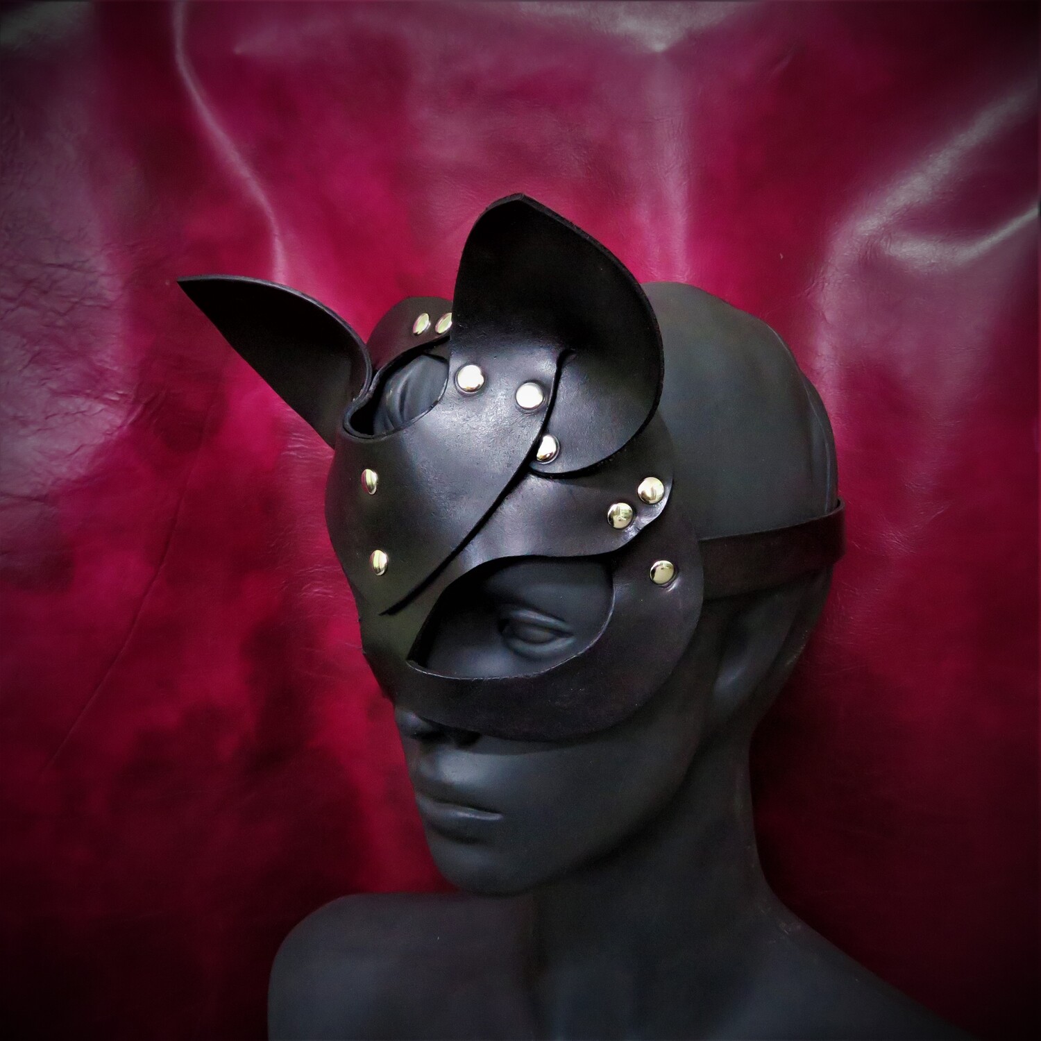 Handcrafted Leather Cat Mask – Mysterious & Alluring Costume Accessory
