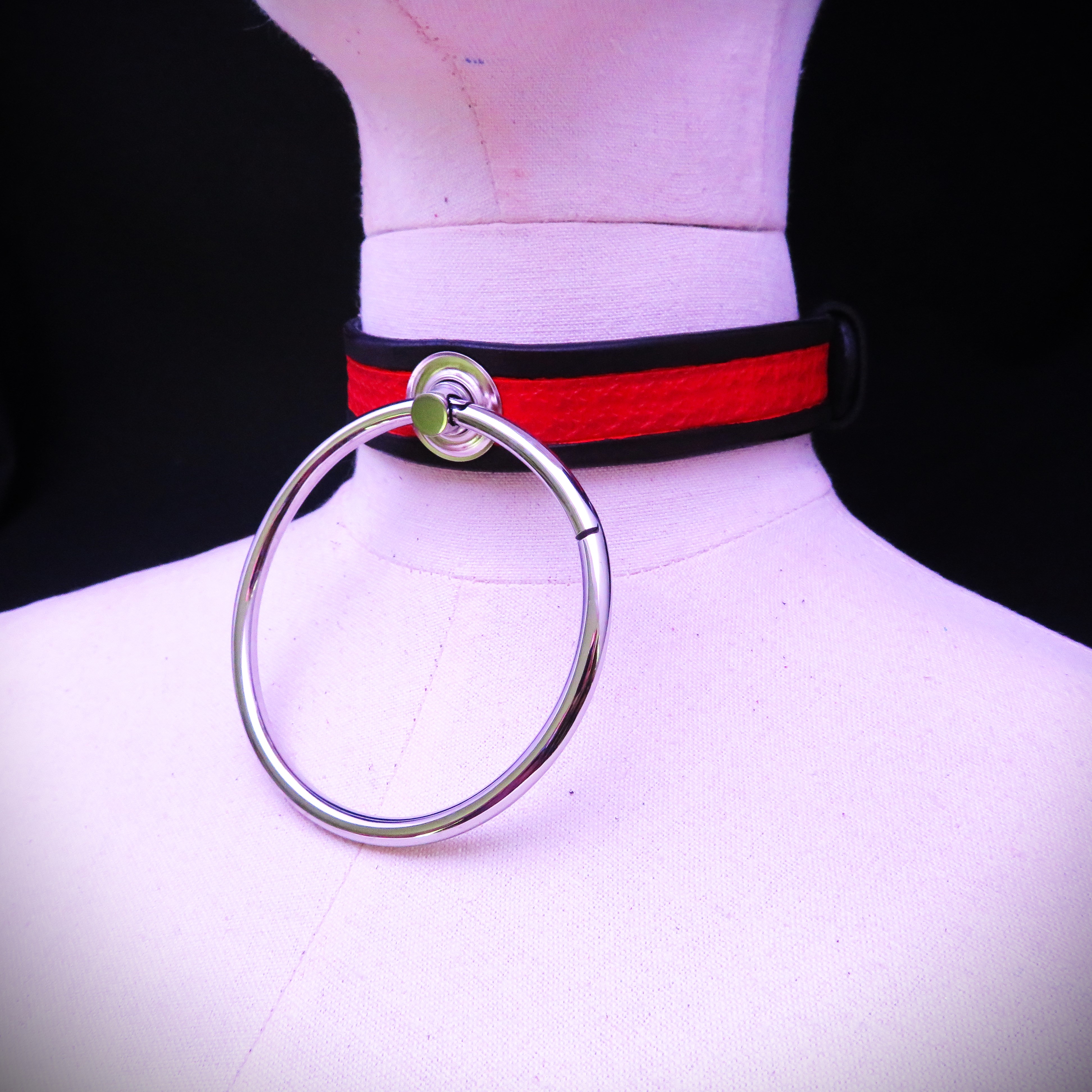 Handmade Red & Black Leather Collar – Tooled Design with Steel Ring