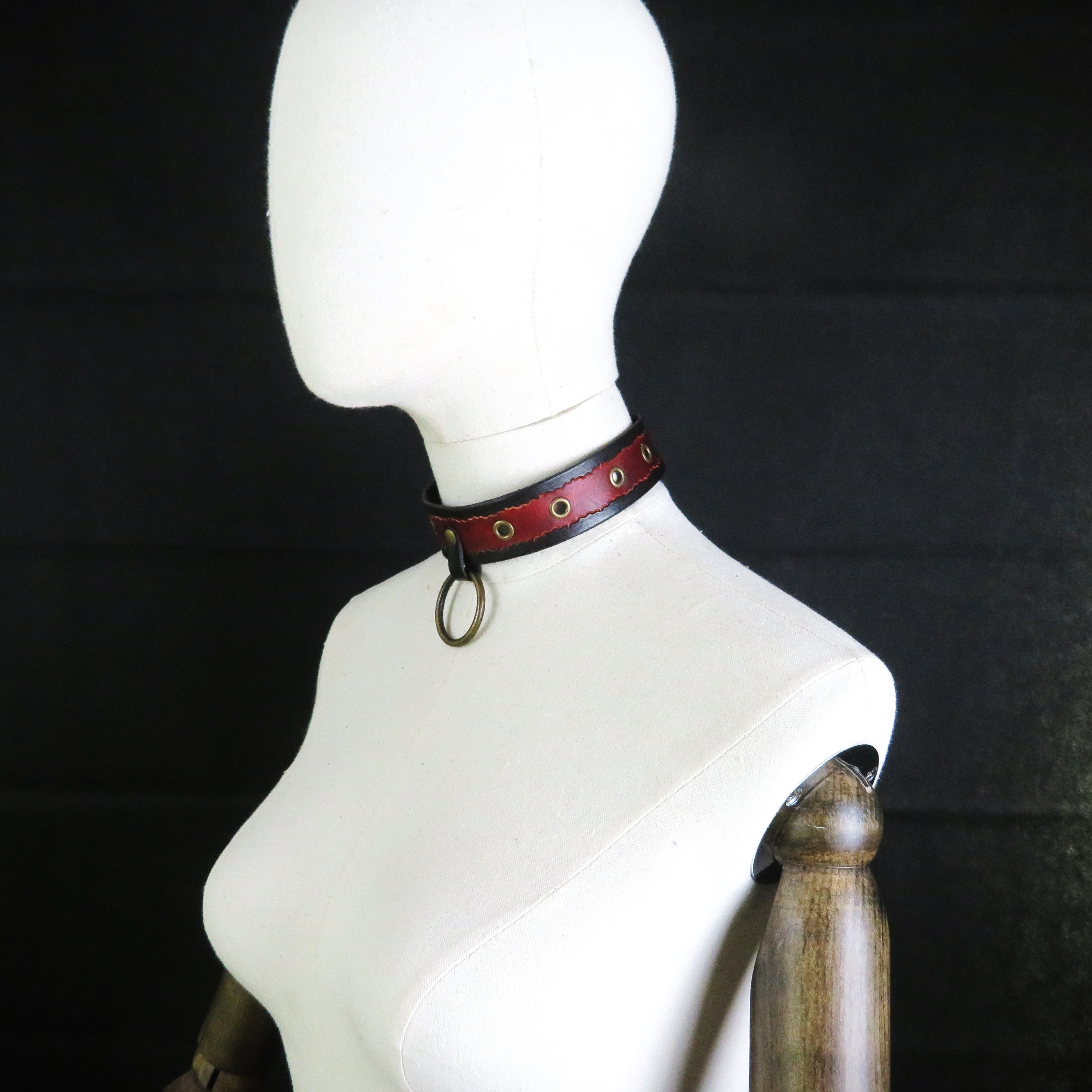 Handmade Vegetable-Tanned Leather Collar – Edgy & Unique