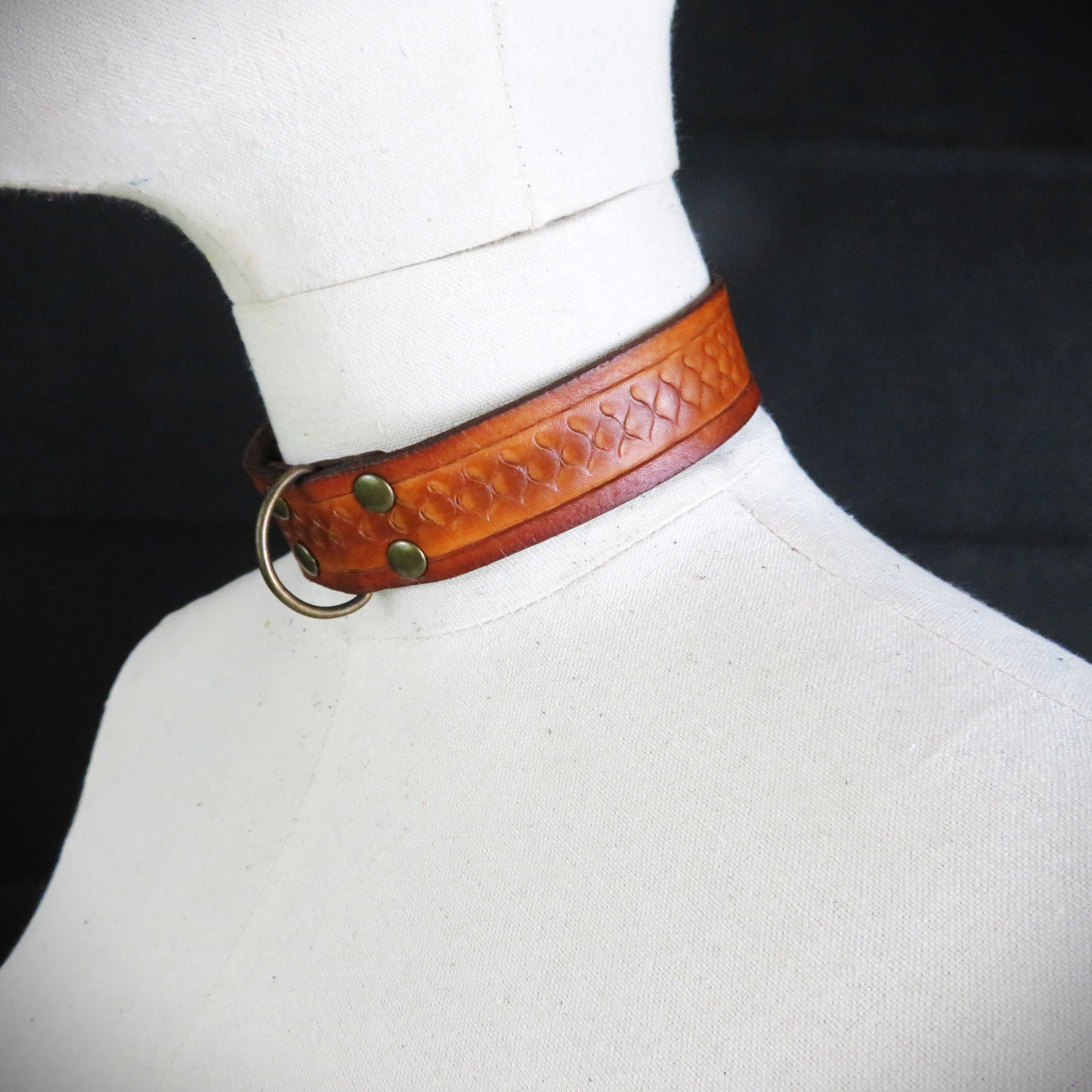 Handcrafted Vegetable-Tanned Leather Collar – Adjustable & Durable