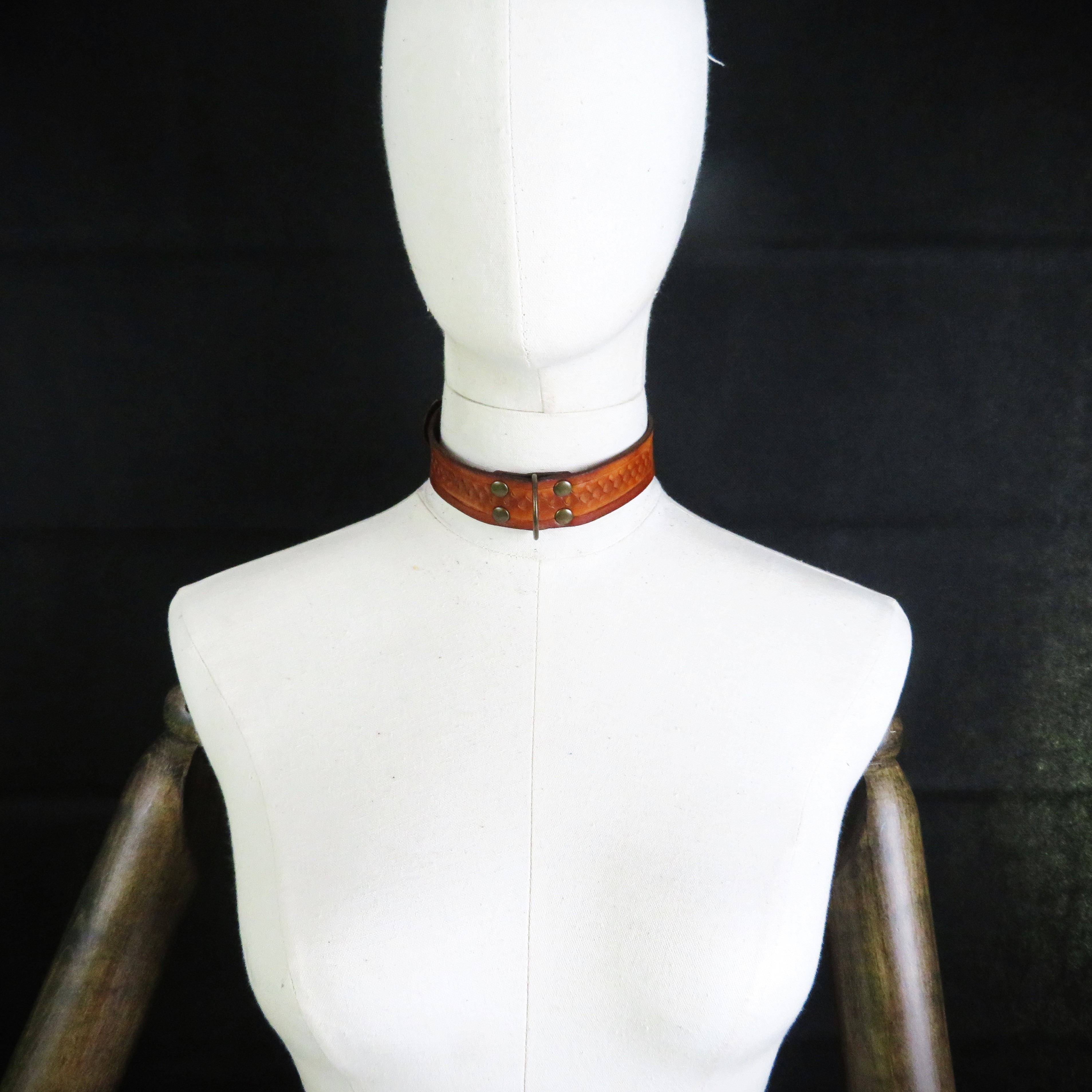 Handcrafted Vegetable-Tanned Leather Collar – Adjustable & Durable