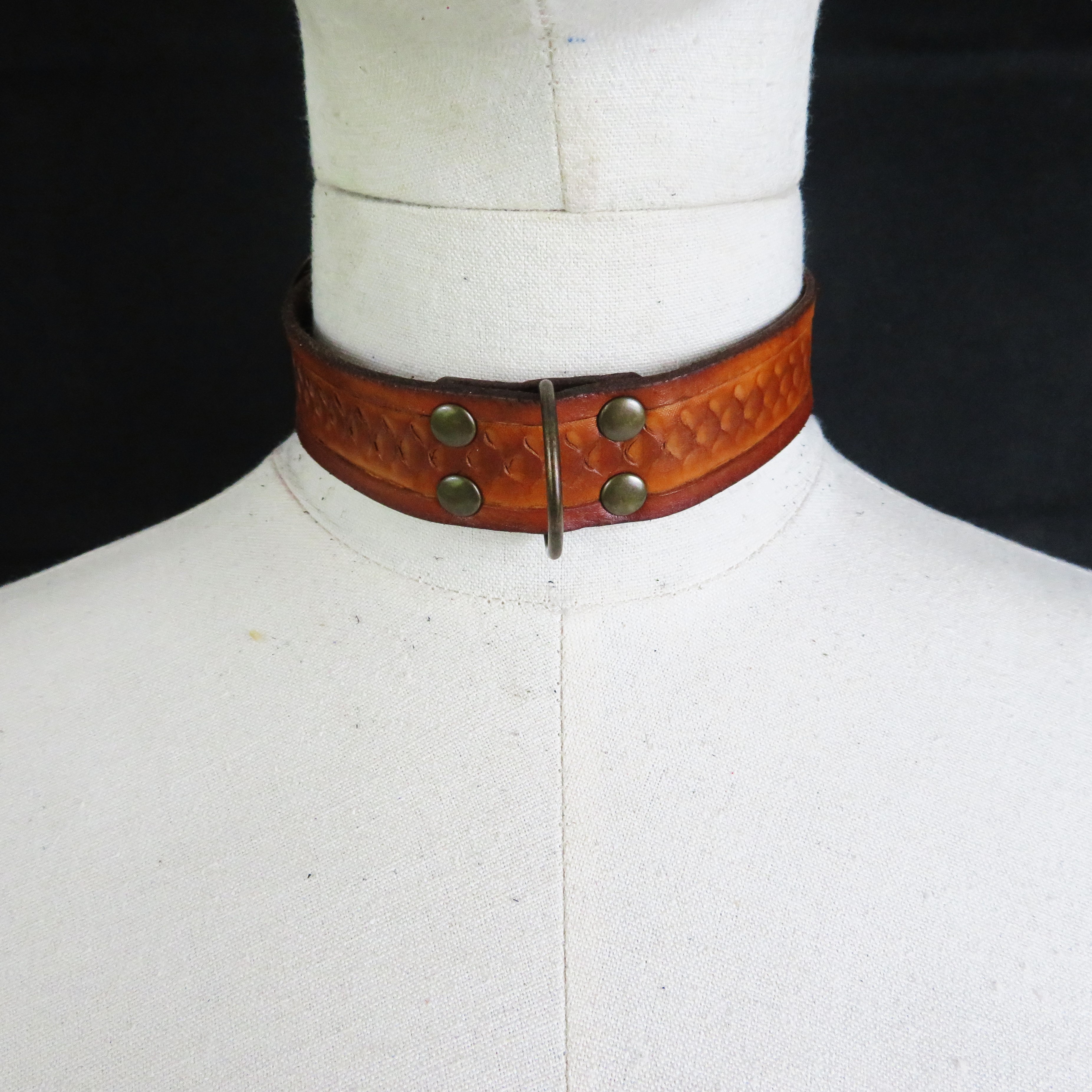 Handcrafted Vegetable-Tanned Leather Collar – Adjustable & Durable