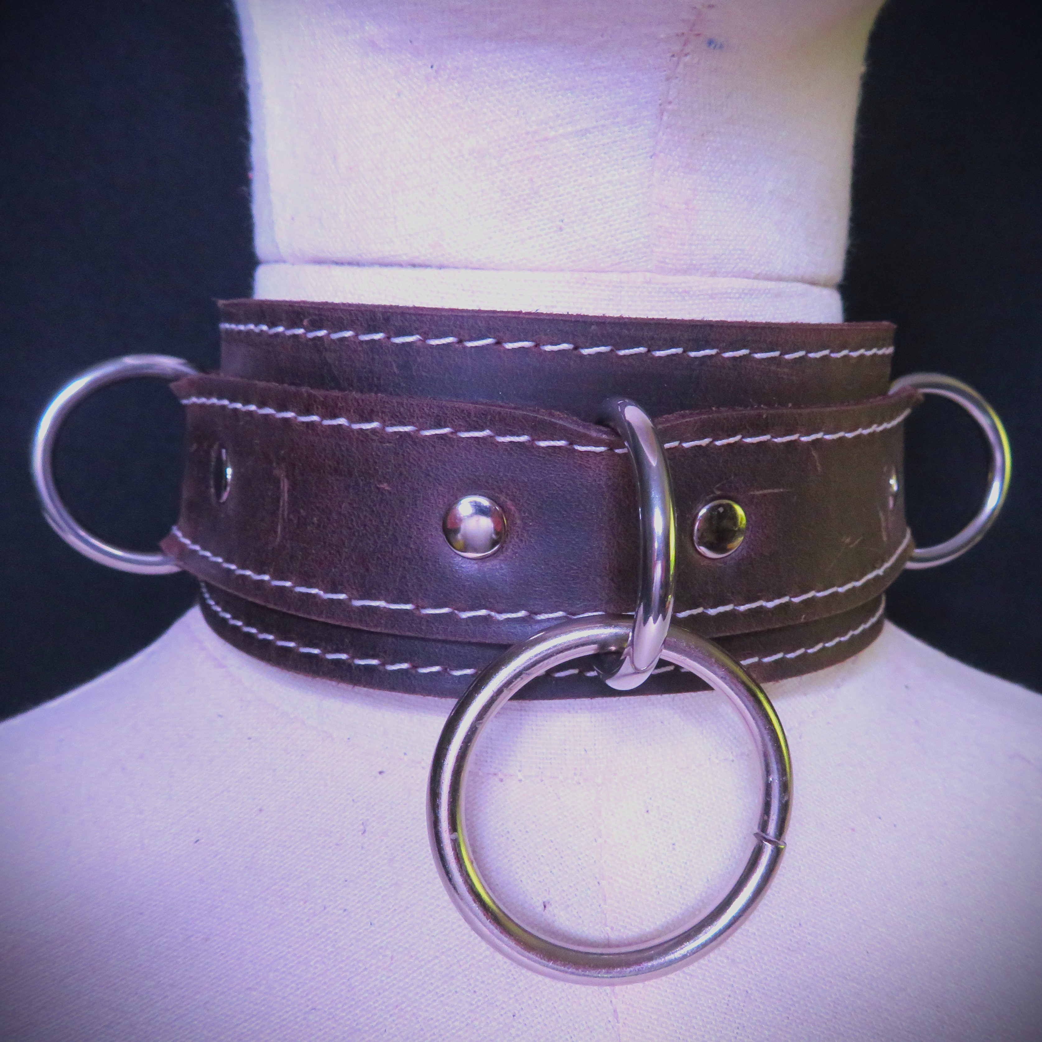 Handmade Crazy Horse Leather BDSM Collar – Brown with White Stitching