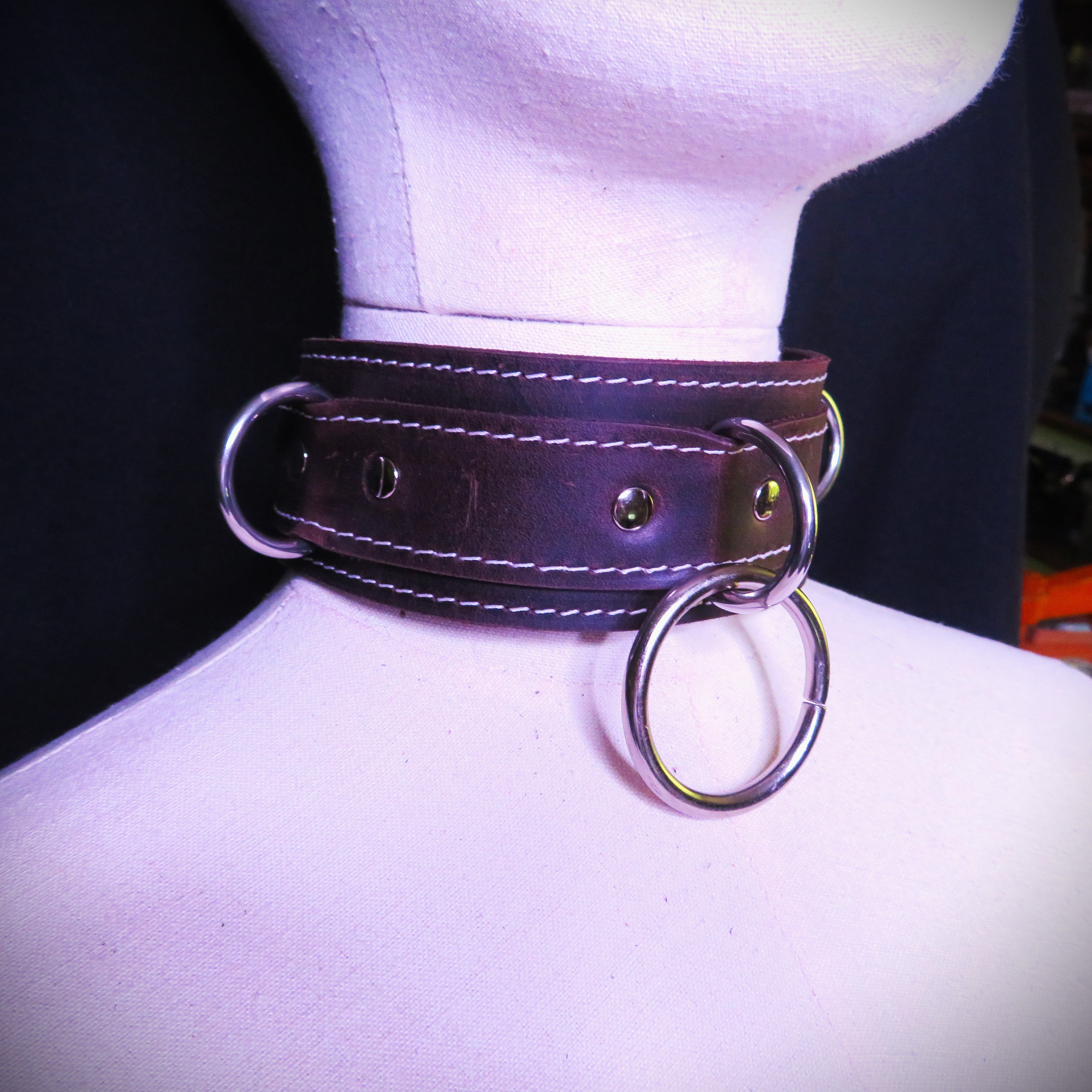 Handmade Crazy Horse Leather BDSM Collar – Brown with White Stitching