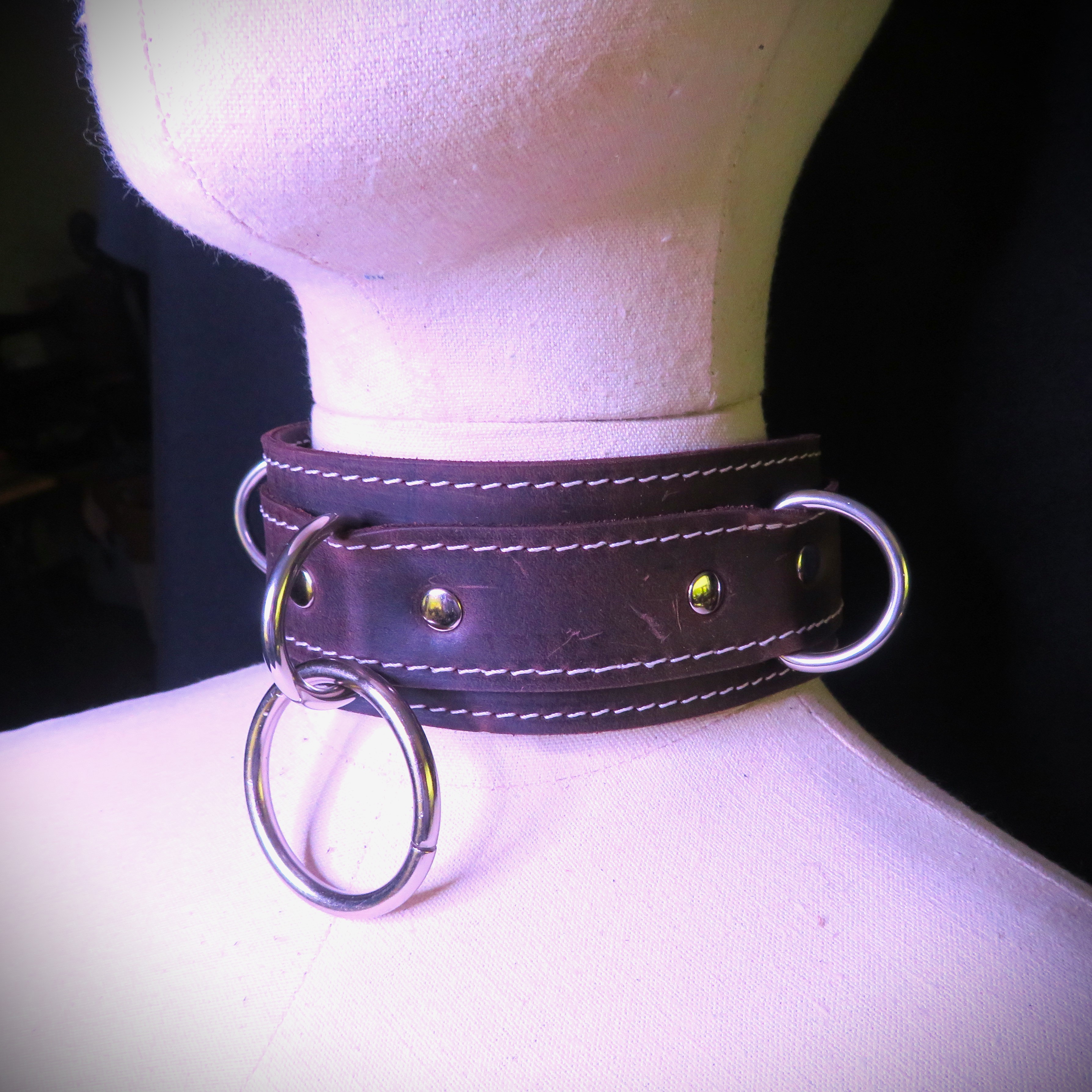 Handmade Crazy Horse Leather BDSM Collar – Brown with White Stitching