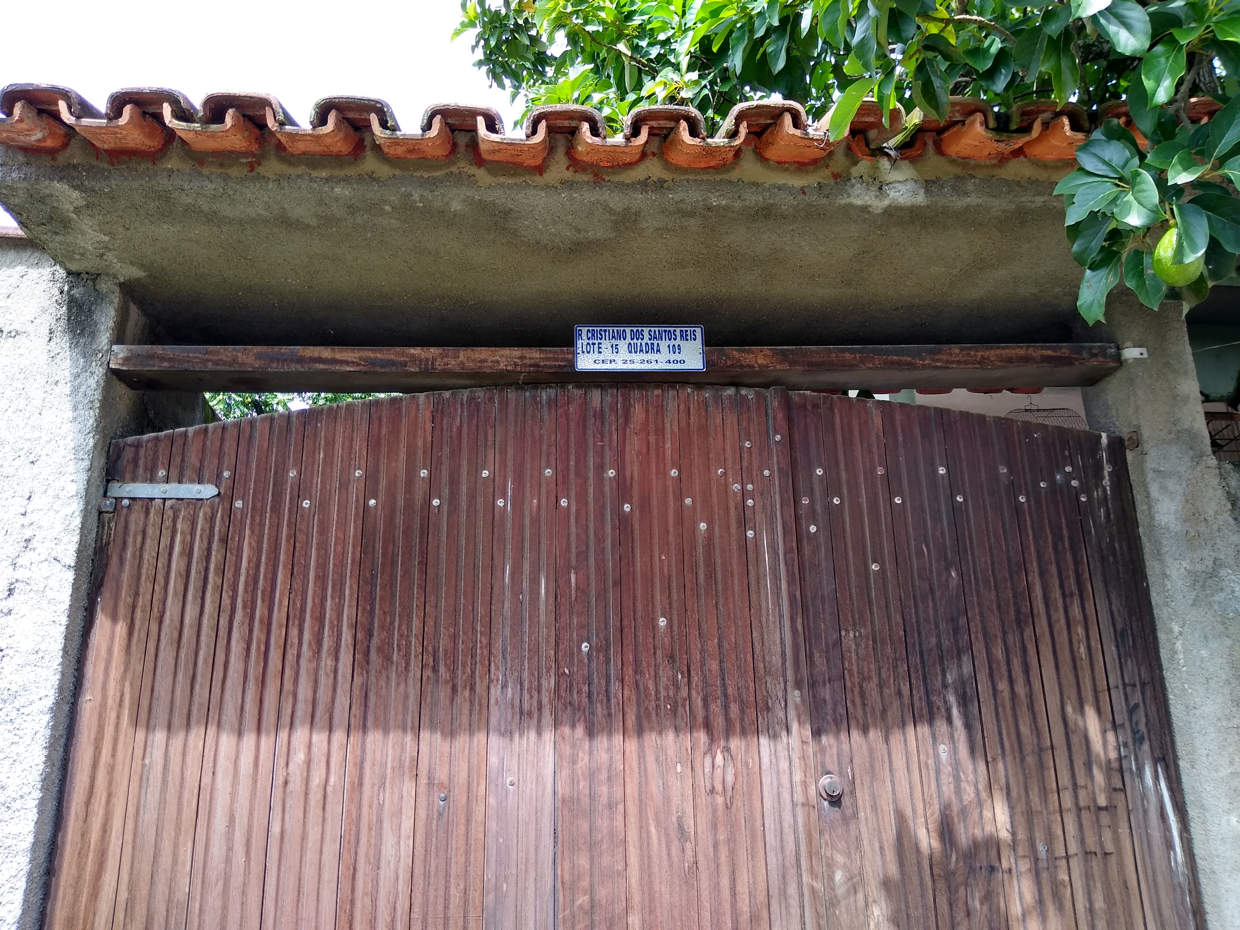 Terreno de 360m² - Plano e Murado