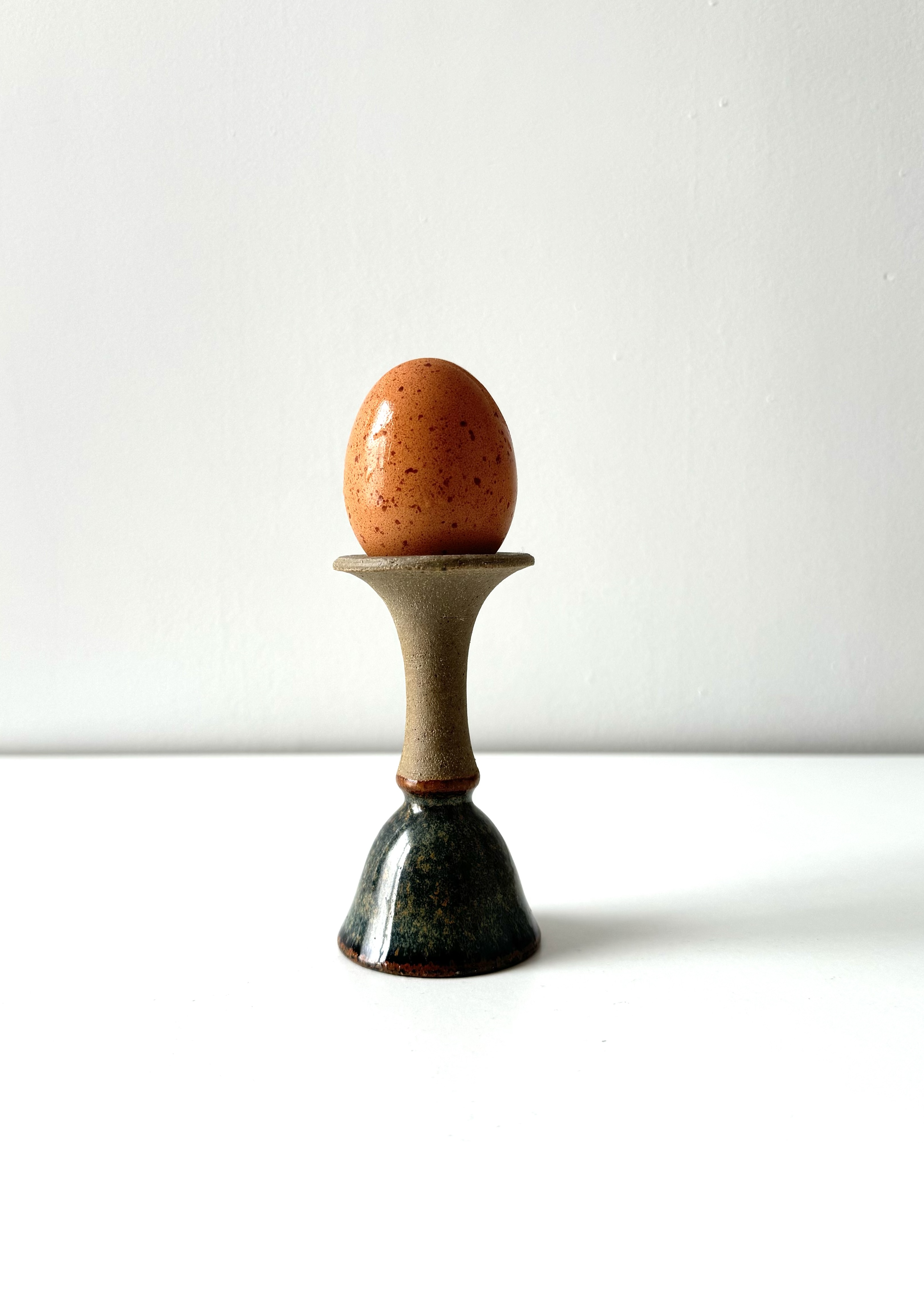Ceramic egg poacher by Danish ceramic artist: Nordby Samsø by Sigrid Hovmand