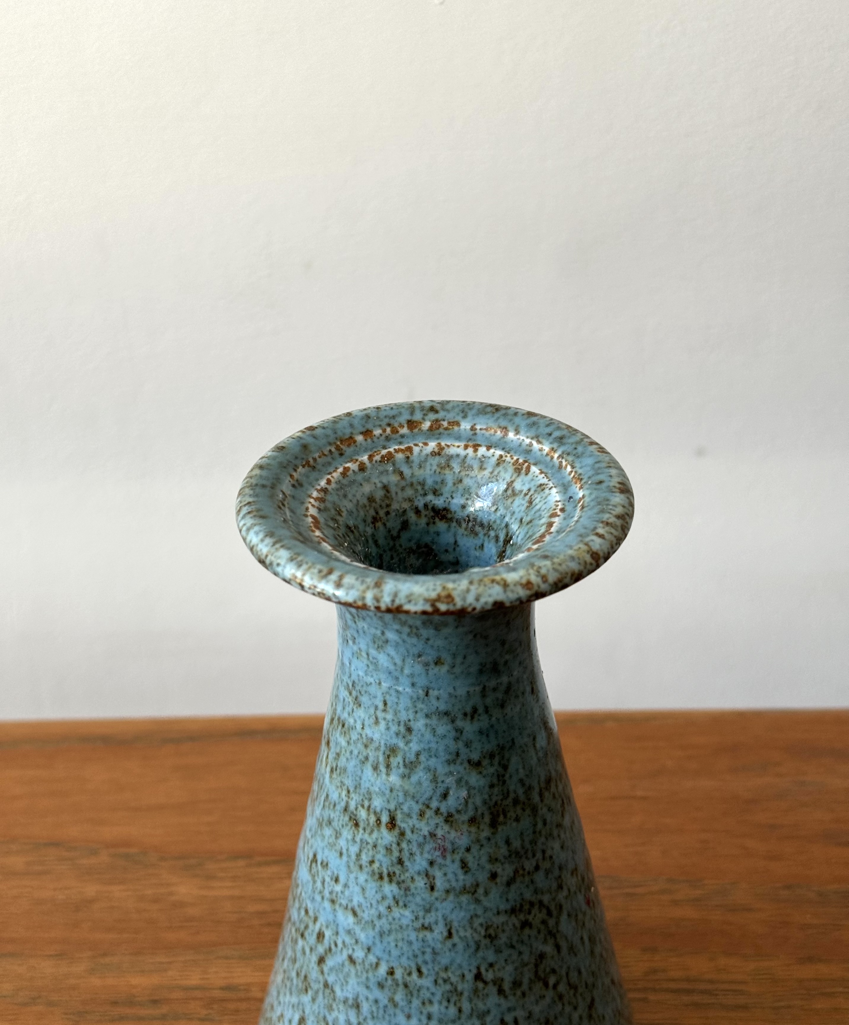 Ceramic vase/ Københavns Amts Sygehus 1987/Denmark