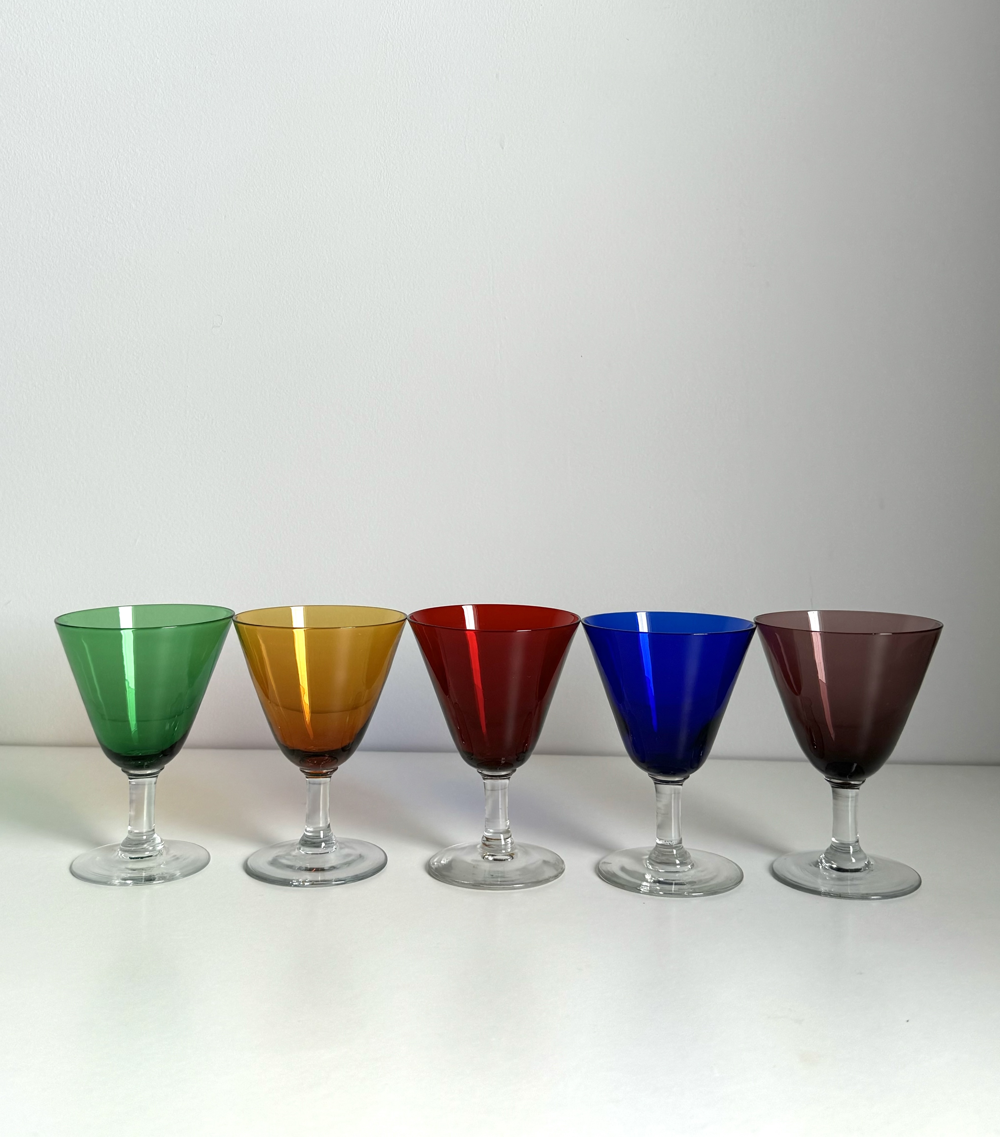 Set of 5 glasses, multicolored glass / France