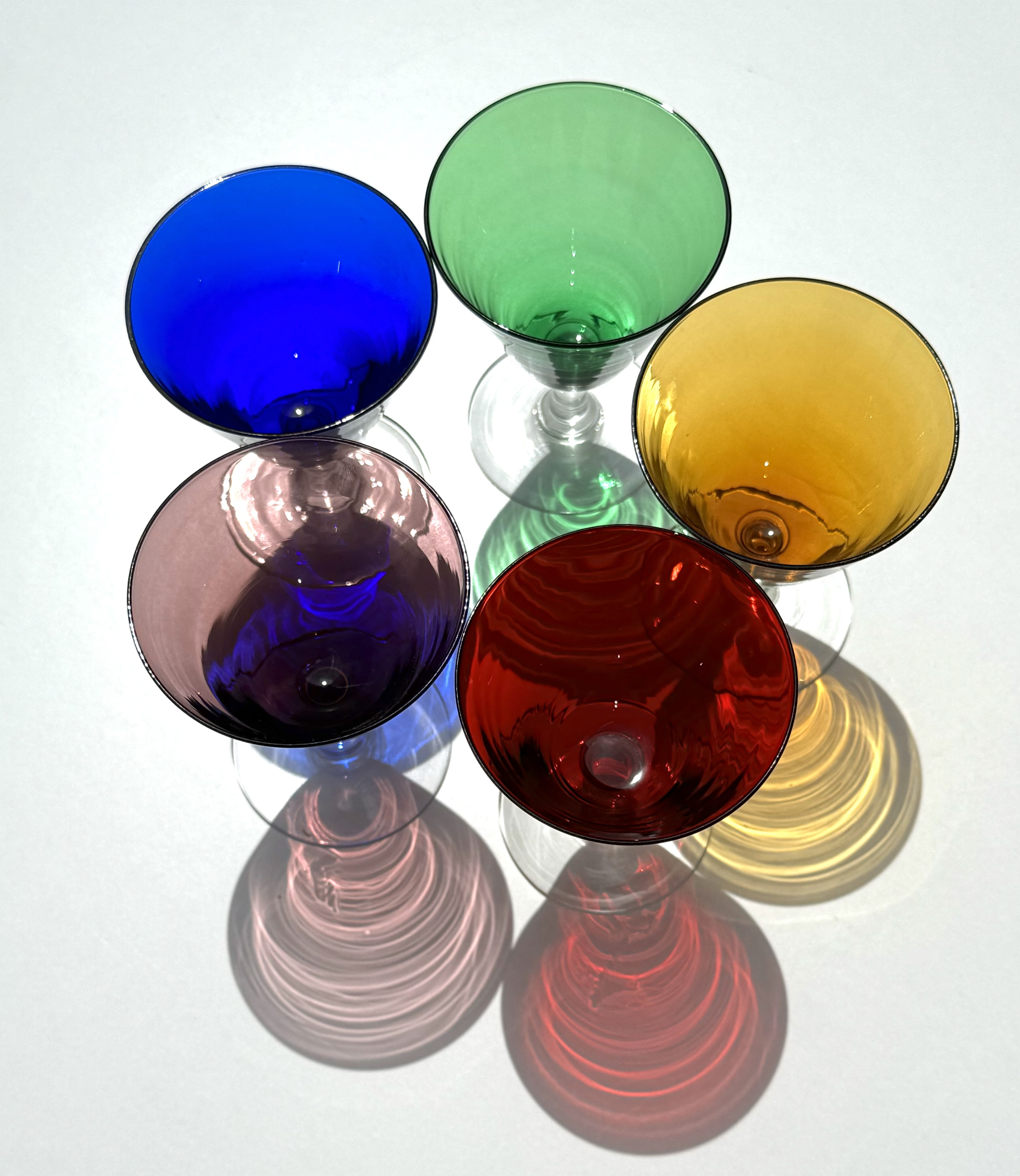 Set of 5 glasses, multicolored glass / France