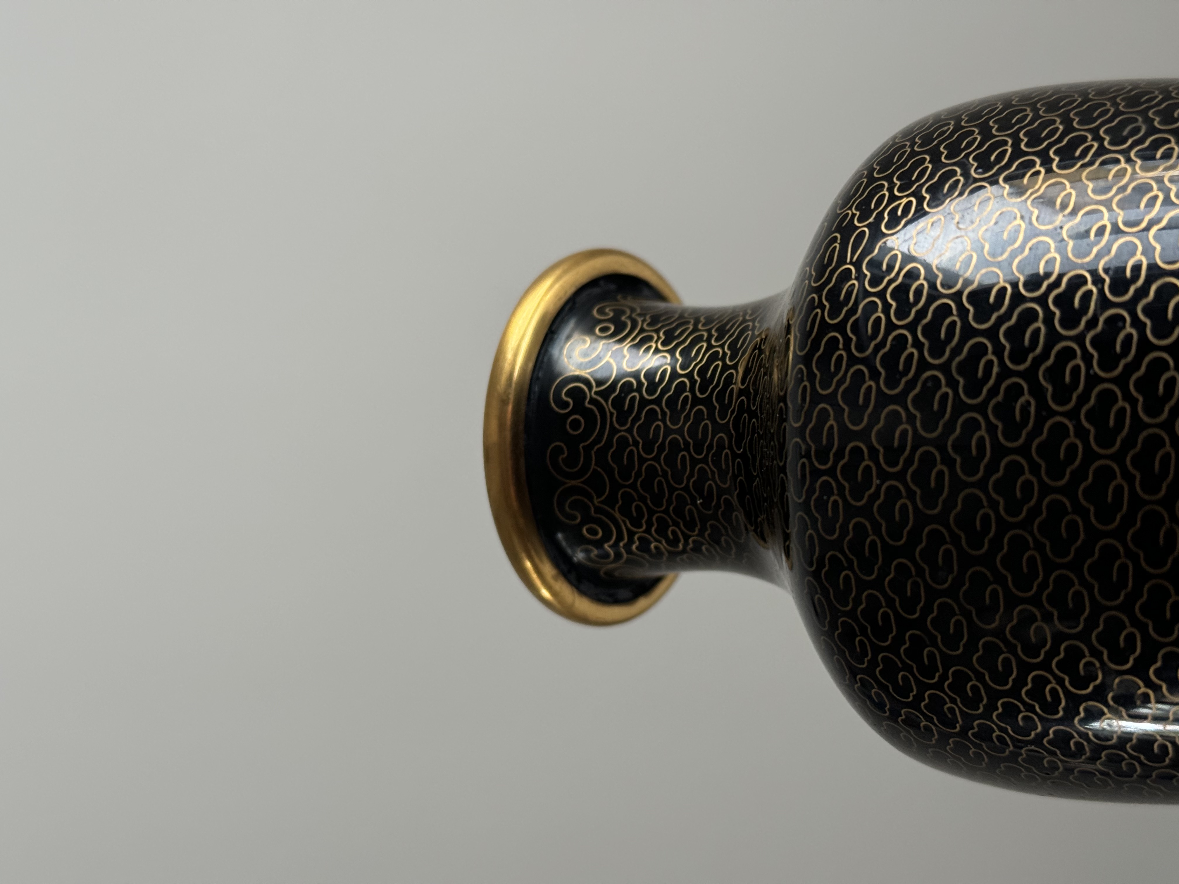  Chinese vase from the  20th century