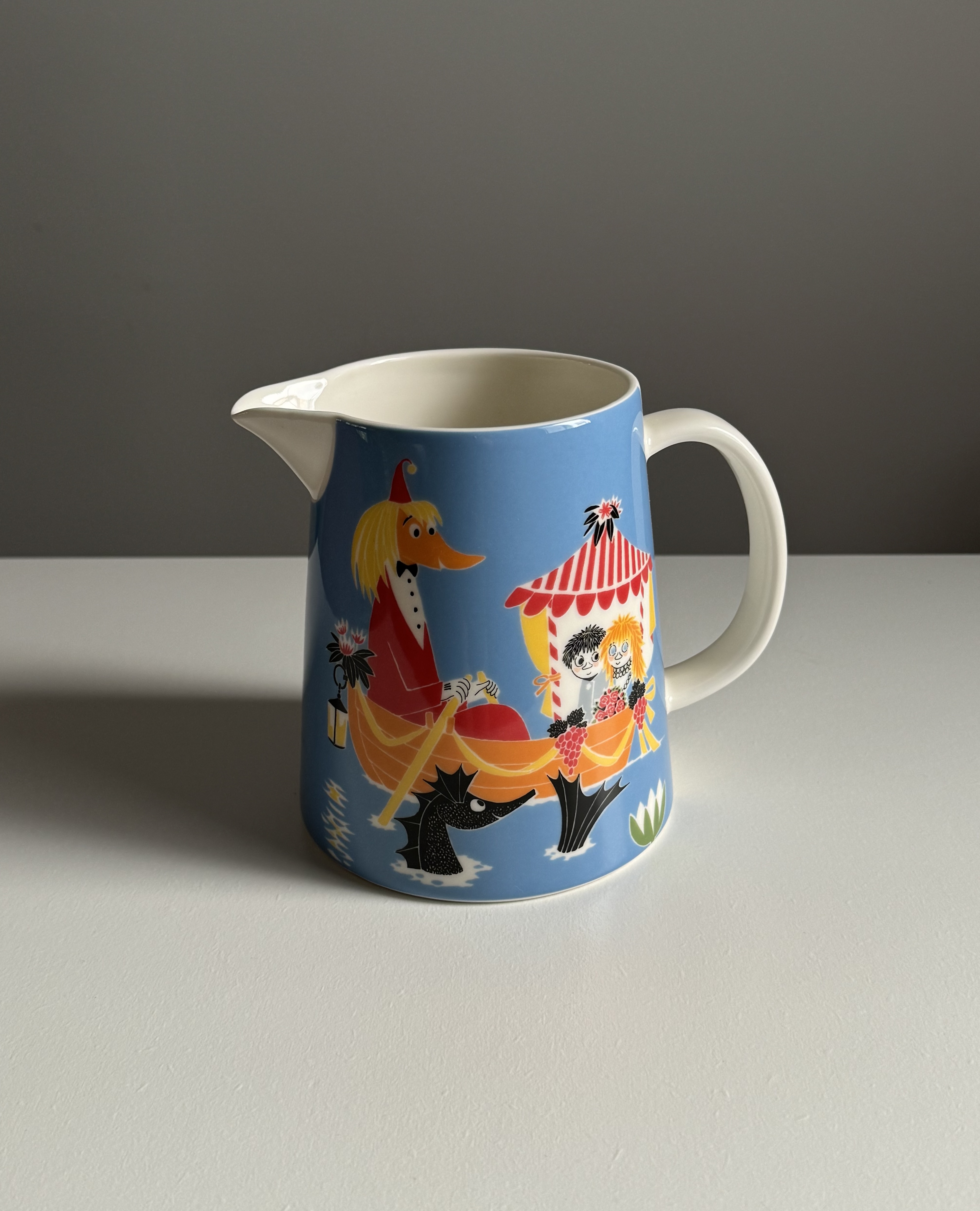 Arabia’s Friendship pitcher. Finland