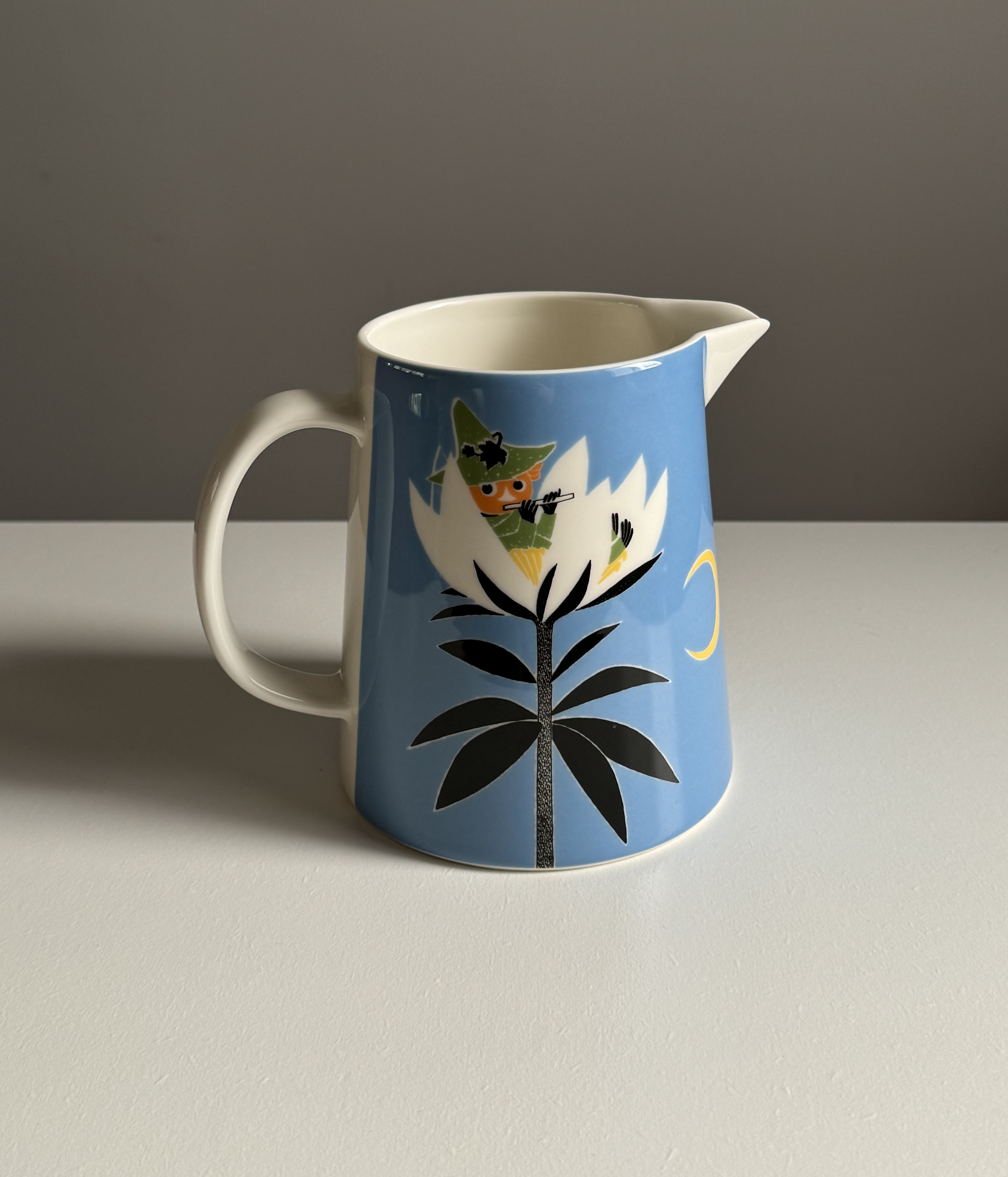 Arabia’s Friendship pitcher. Finland