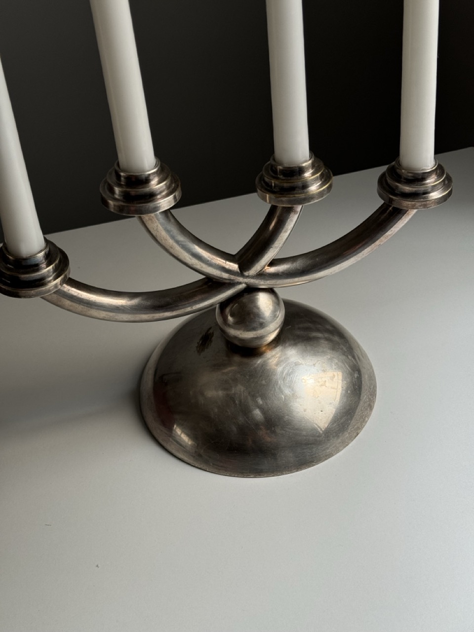 Metal candle holder