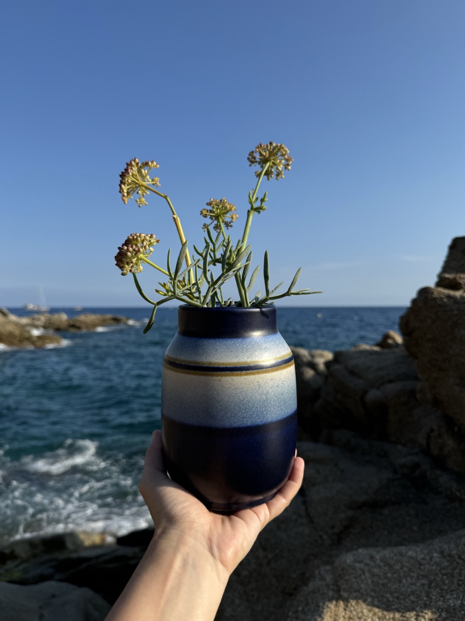 Handmade ceramic vase by the ceramist Joan Serra, 1960s.