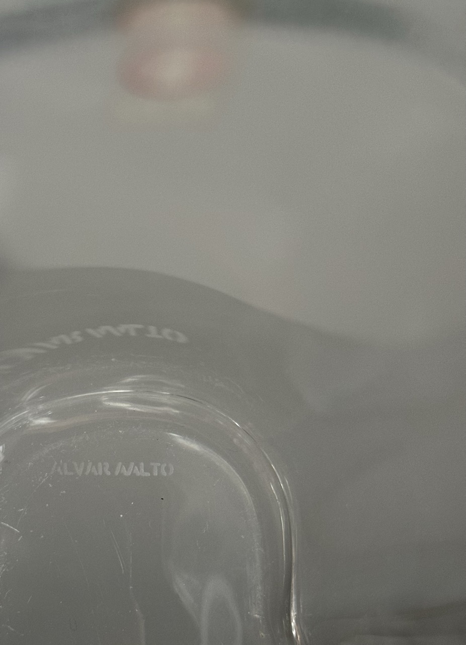 Glass vase : Savoy design by Alvar Aalto