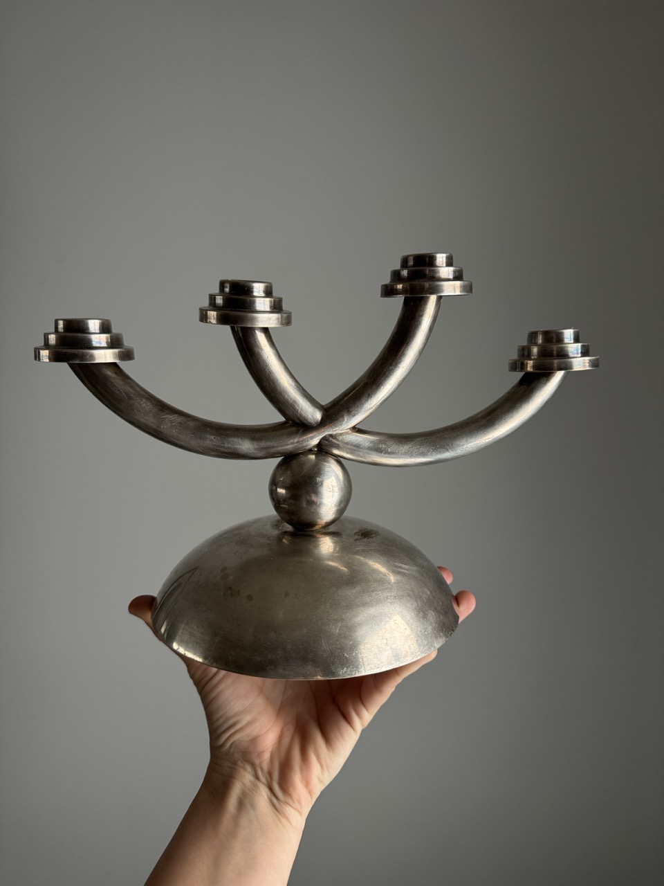 Metal candle holder