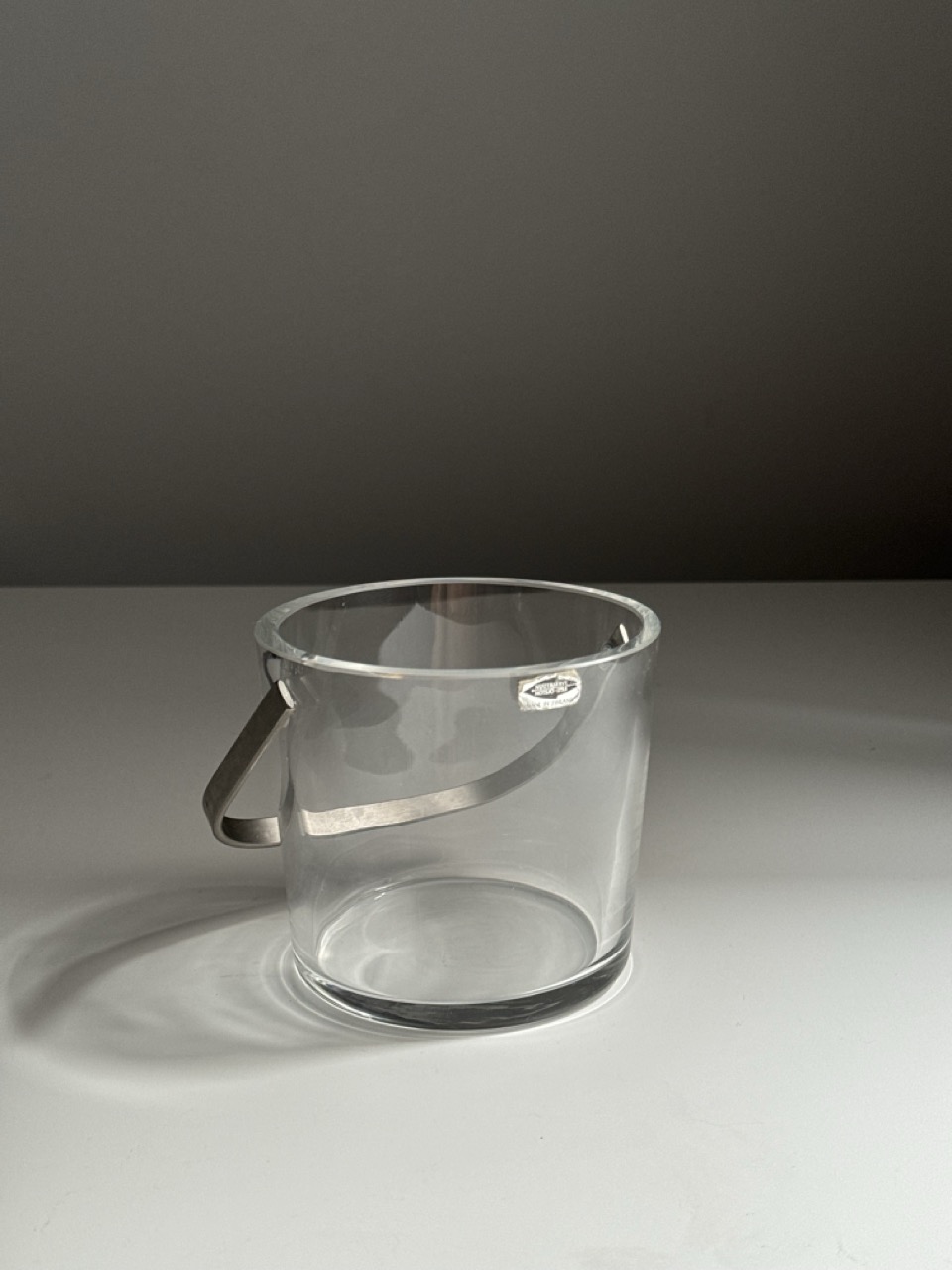 Ice bucket with metal handle/Finland