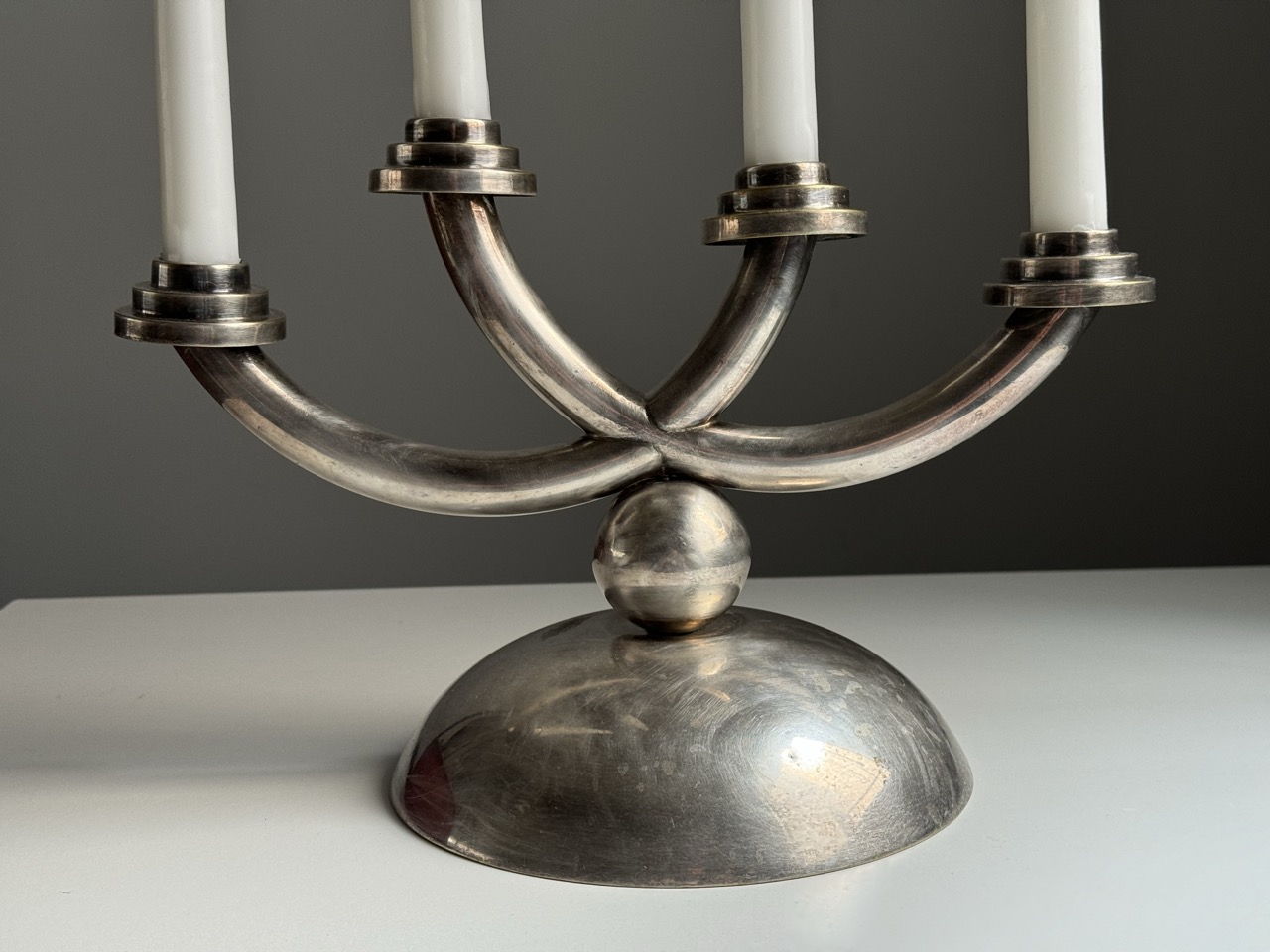 Metal candle holder