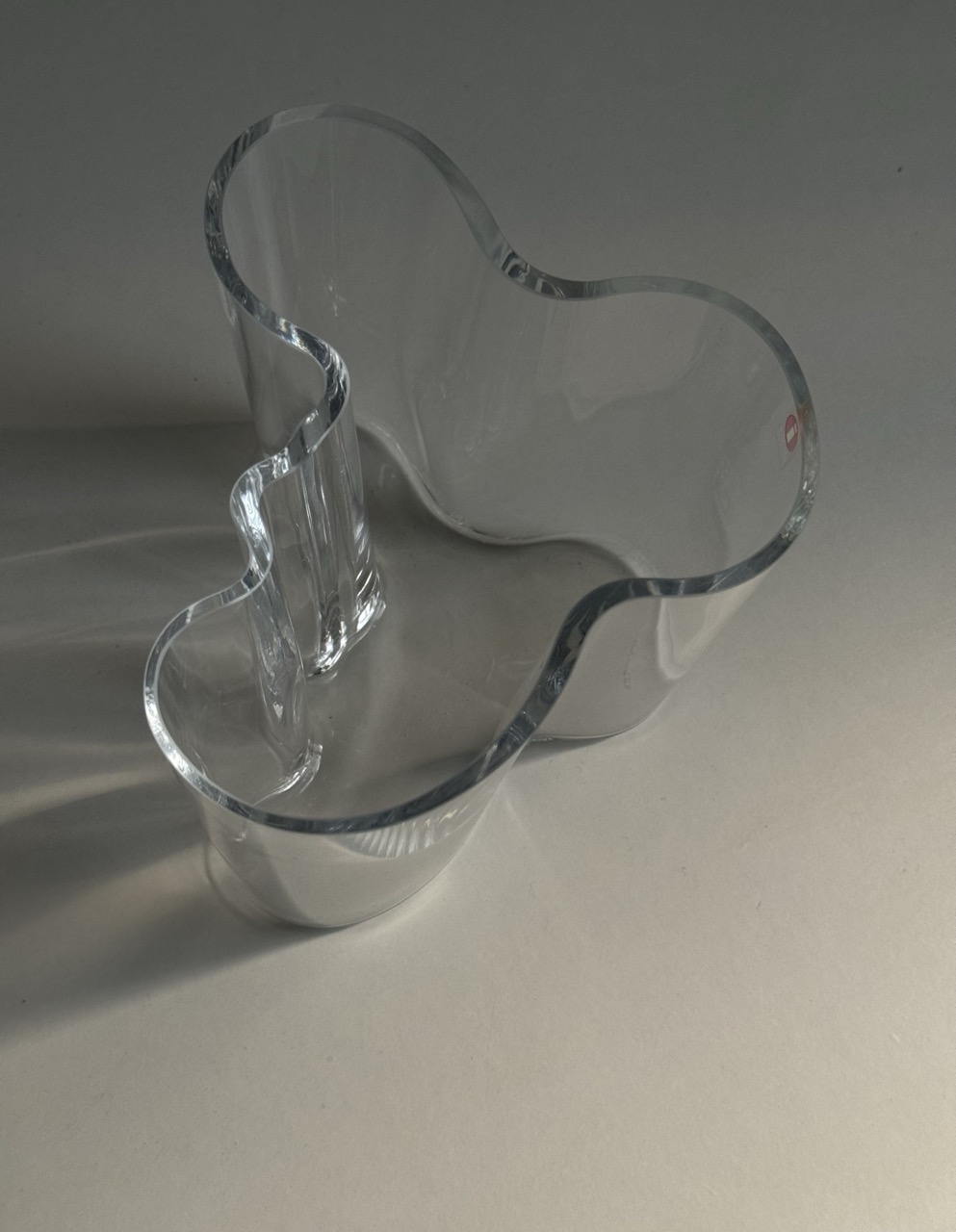 Glass vase : Savoy design by Alvar Aalto