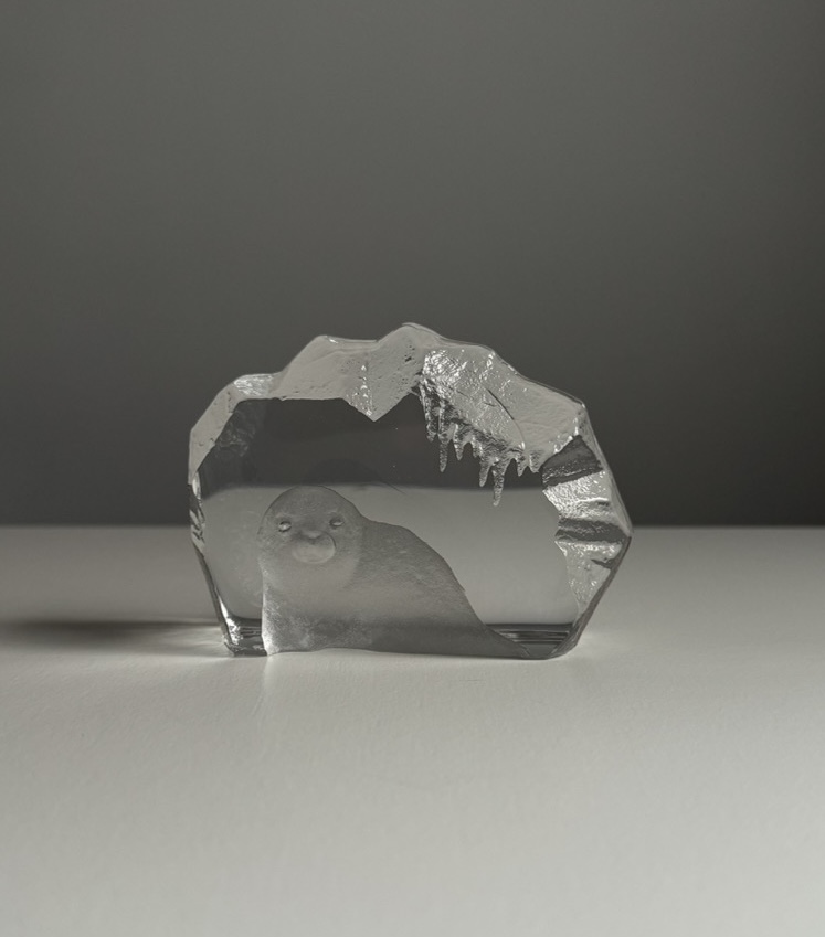 A lead glass paperweight /Sweden by Mats Jonasson