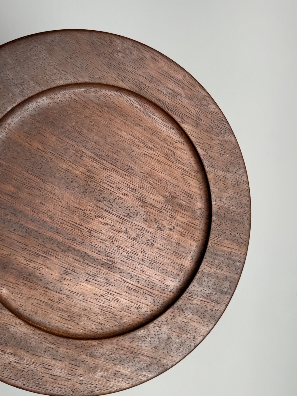  4 hand-crafted teak plates Wiggers / Denmark, 1960s