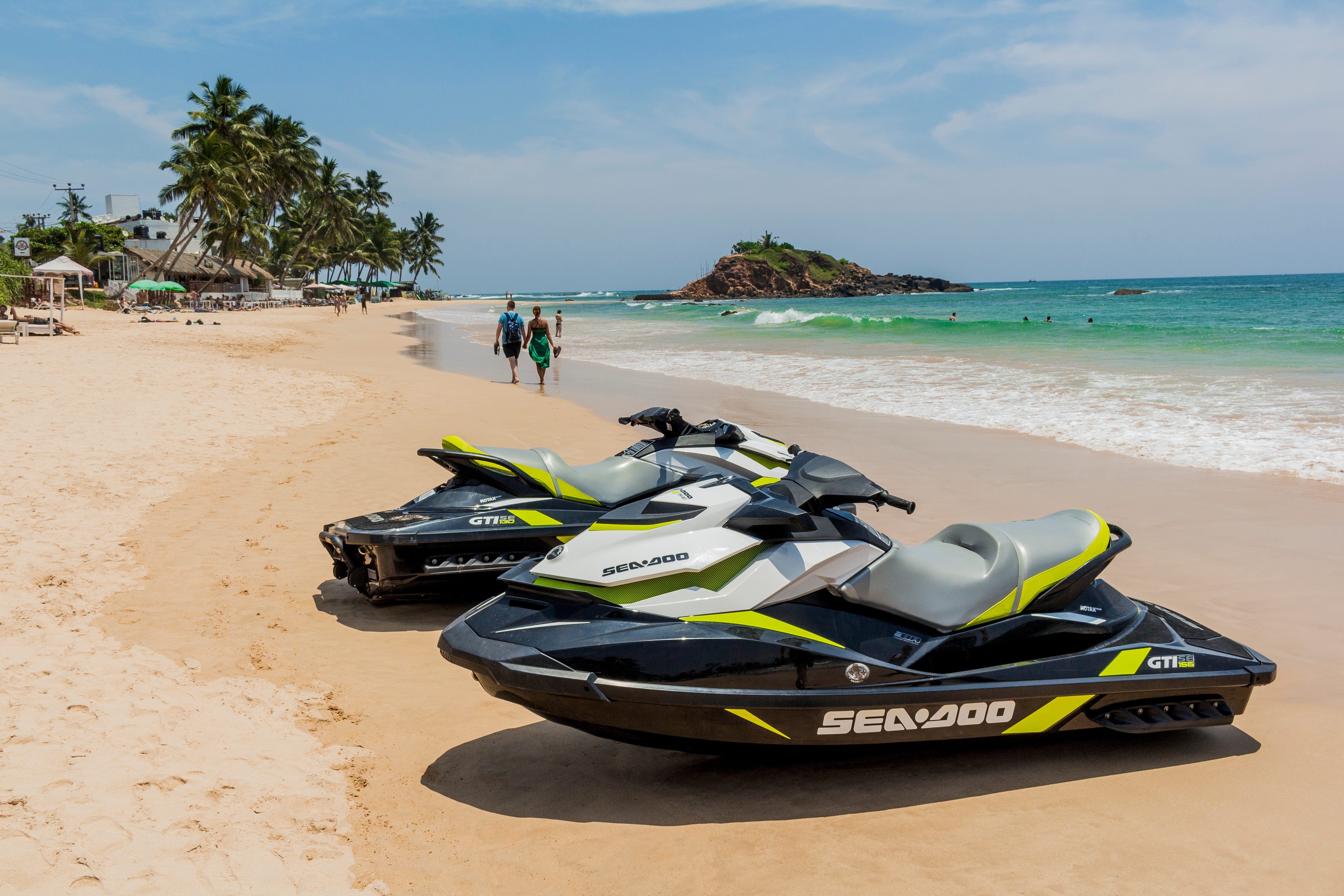 Roatán Jet Ski Adventure: Ride the Waves!
