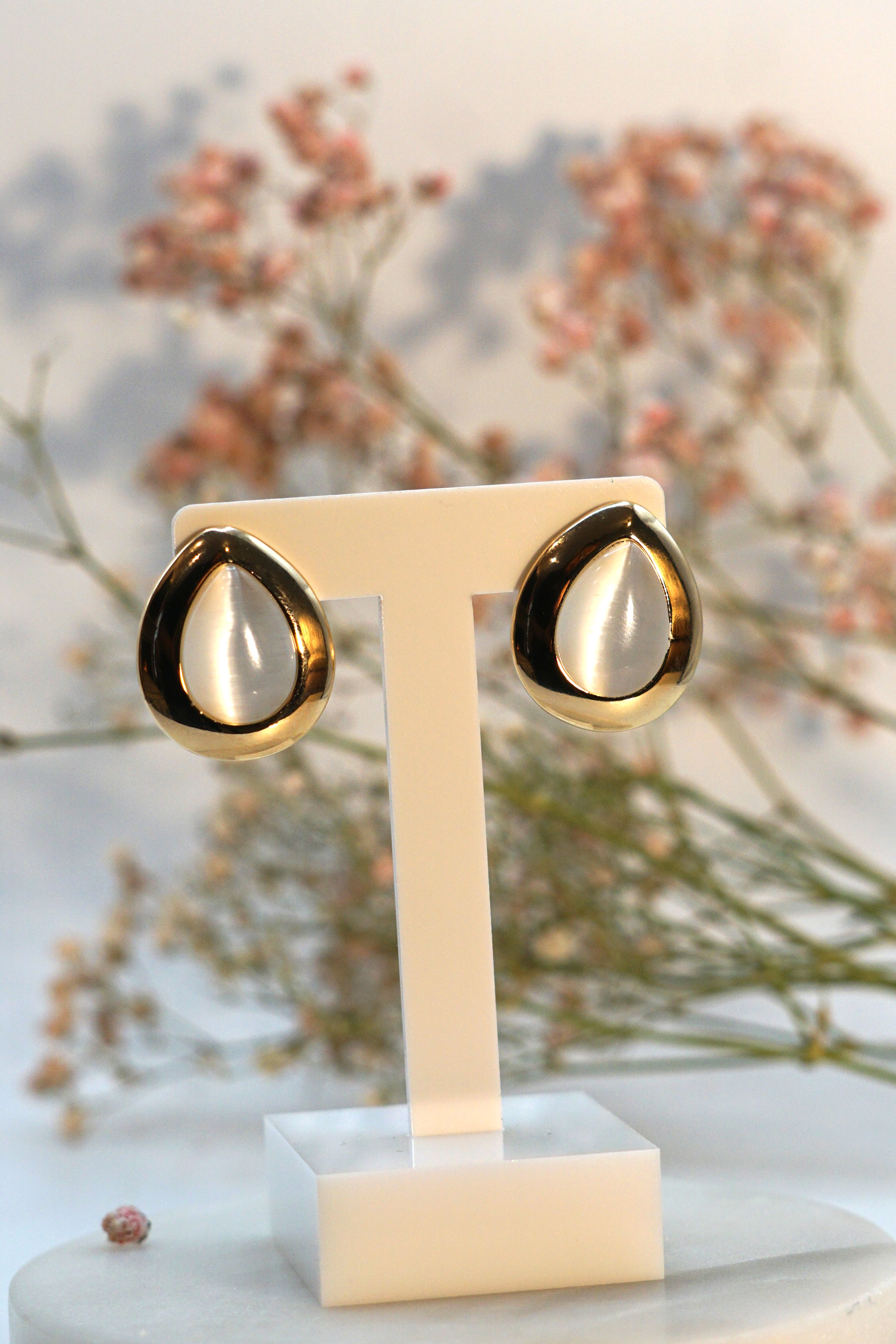 Elegant Teardrop Mother of Pearl Earrings