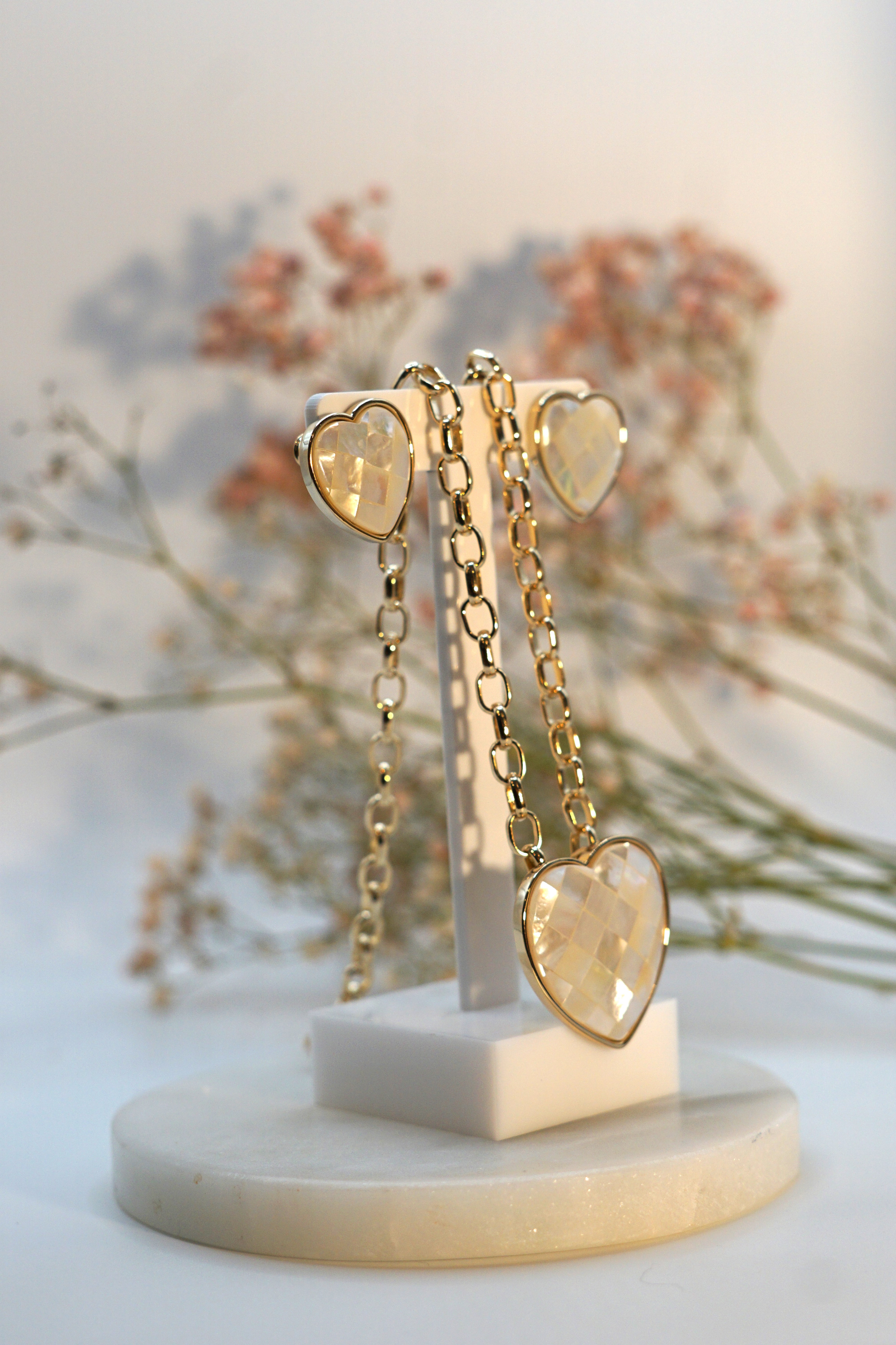 Elegant Heart-Shaped Jewelry Set Mother of Pearl