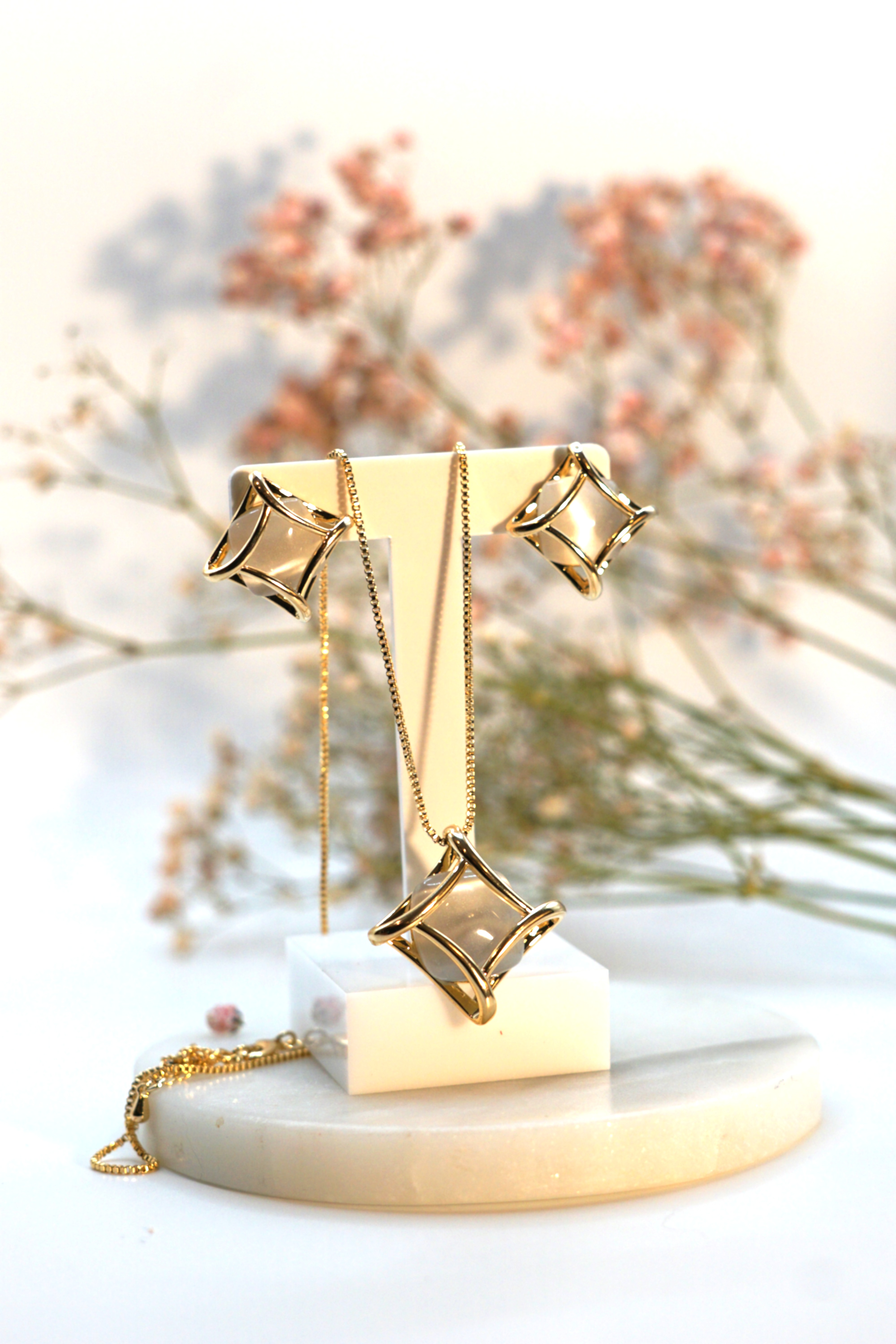 Square Gold Jewelry Set Mother of Pearls 