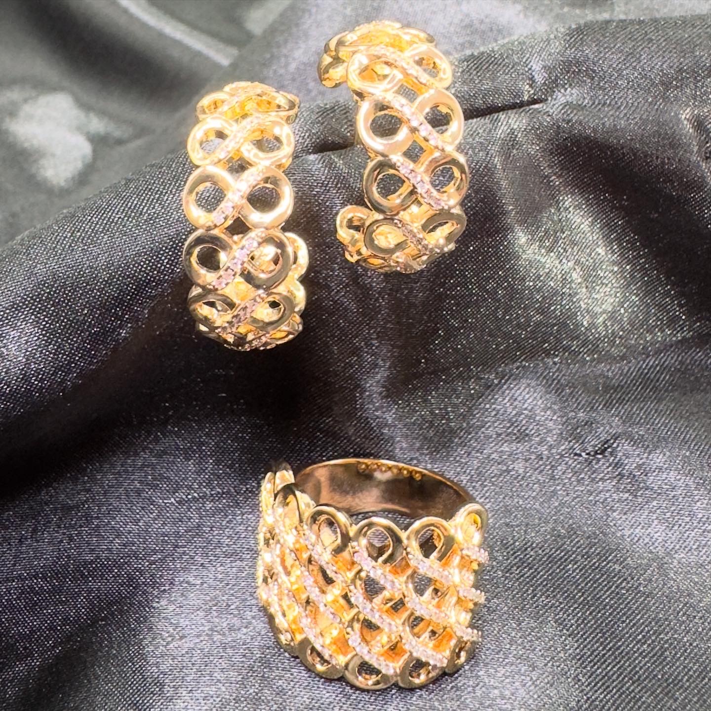 Elegant Gold Jewelry Set