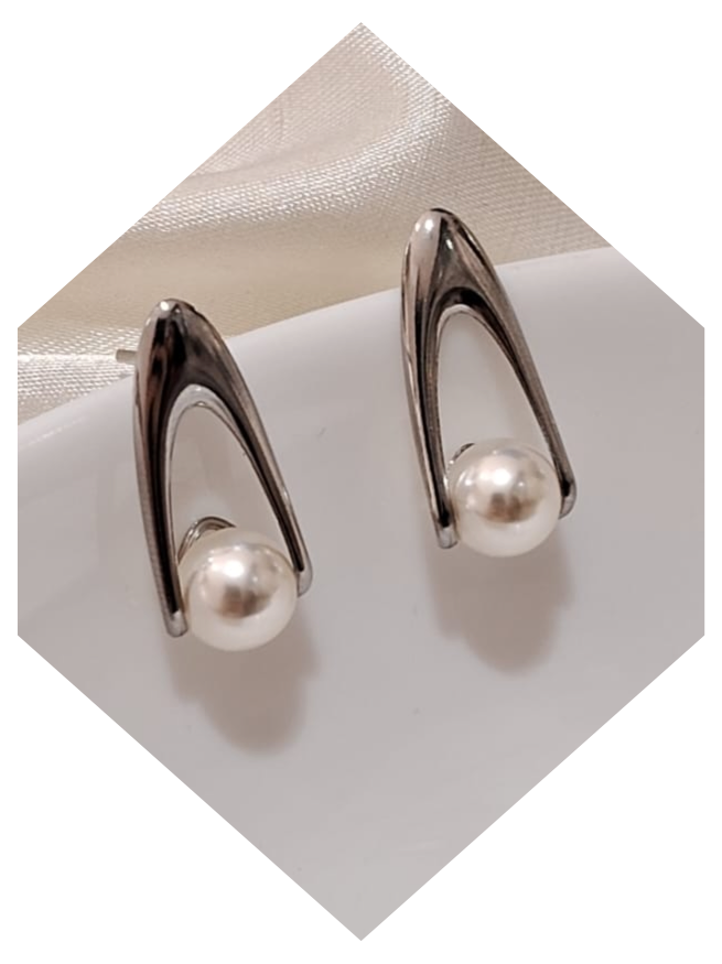 Elegant Pearl Drop Earrings