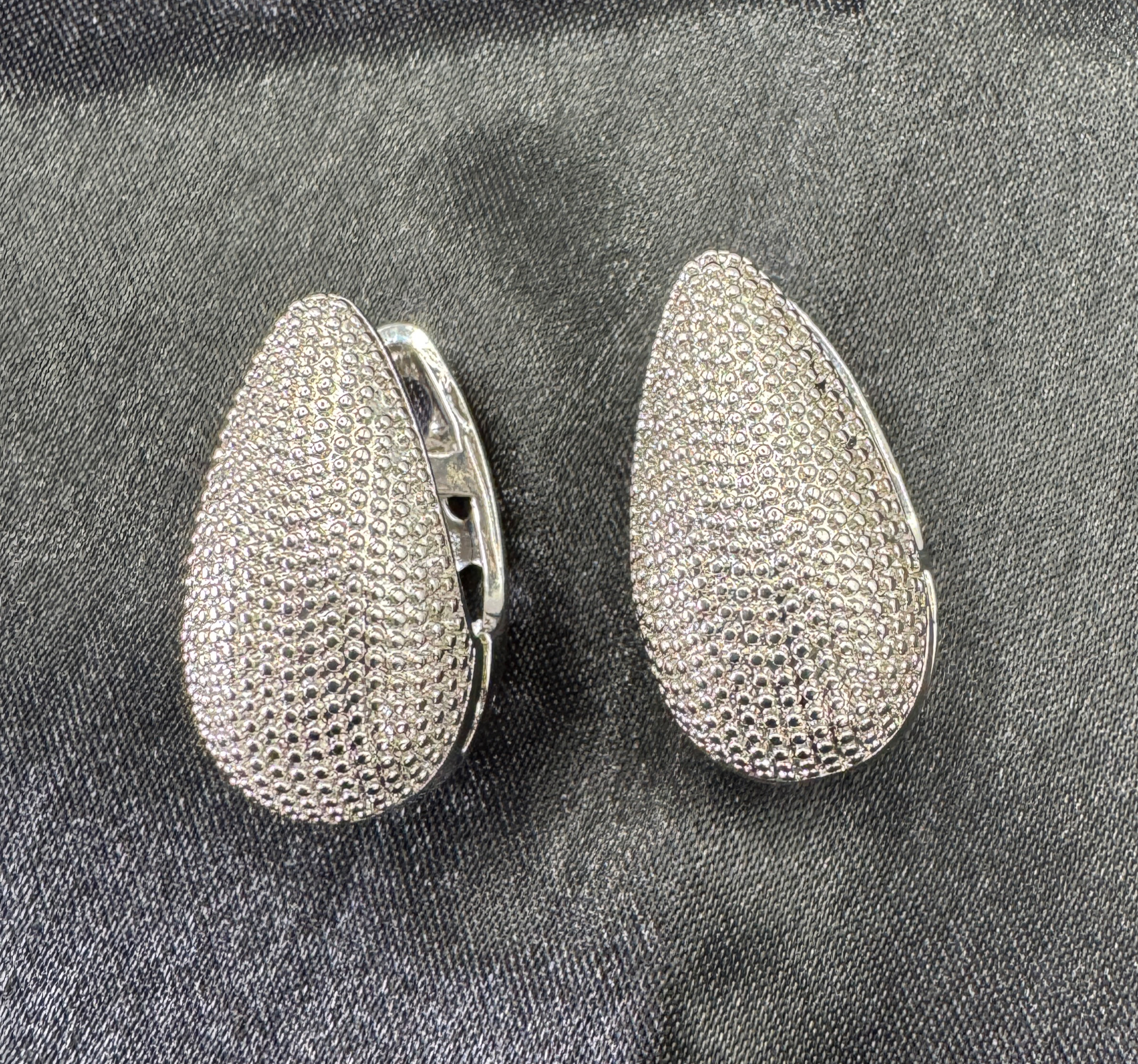 Elegant Teardrop Earrings