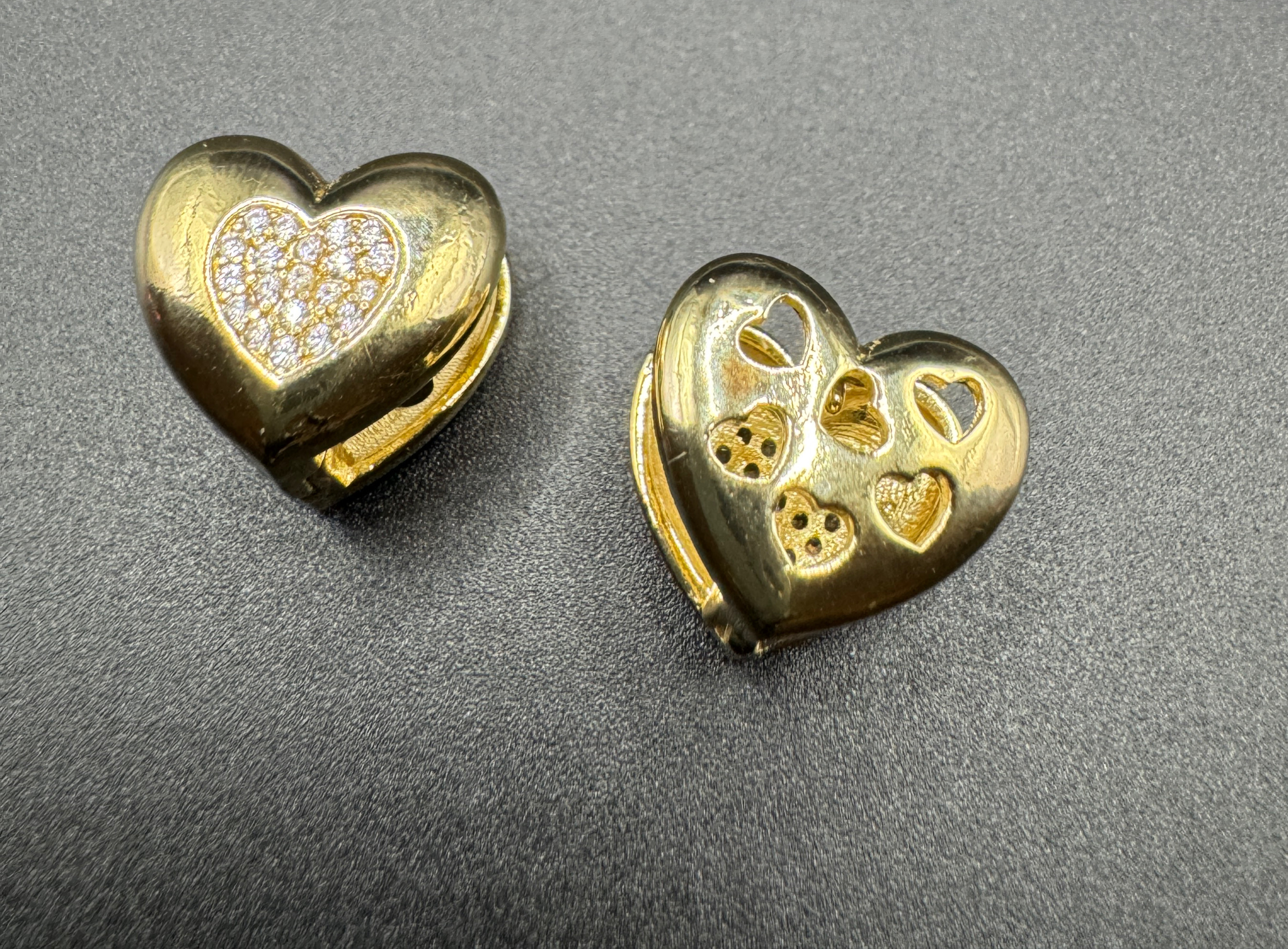 Gold Heart-shaped earrings 