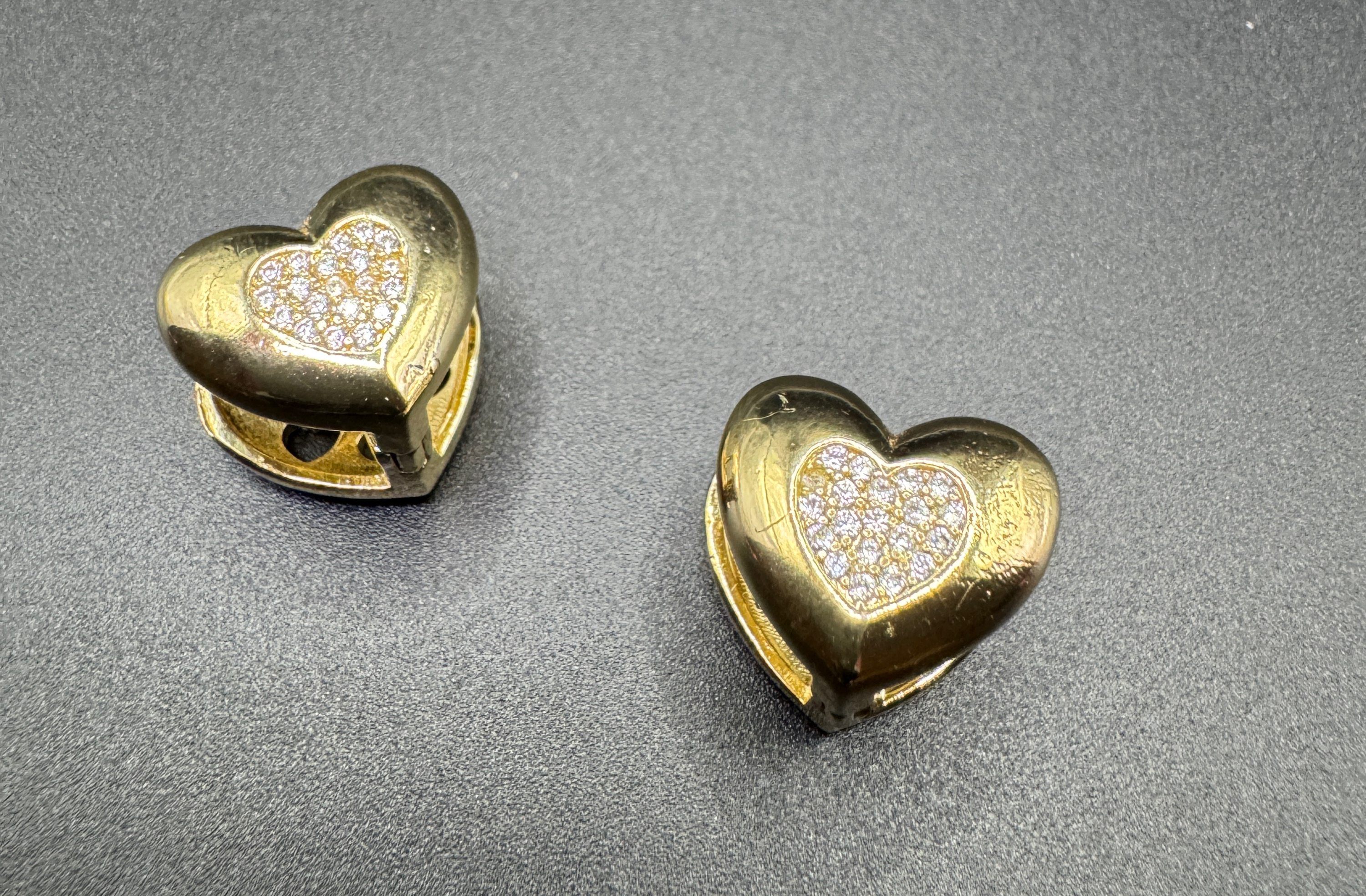 Gold Heart-shaped earrings 