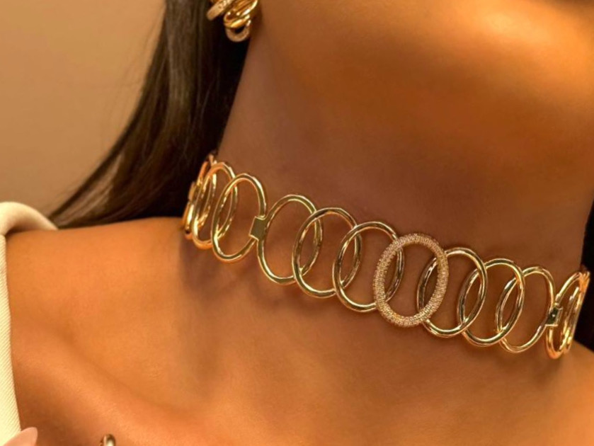 Elegant Gold Circle Choker Necklace