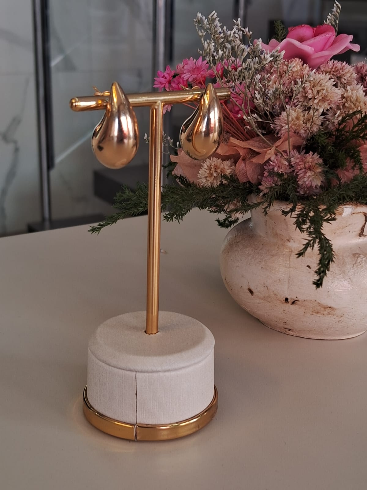 Elegant Gold Teardrop Earrings