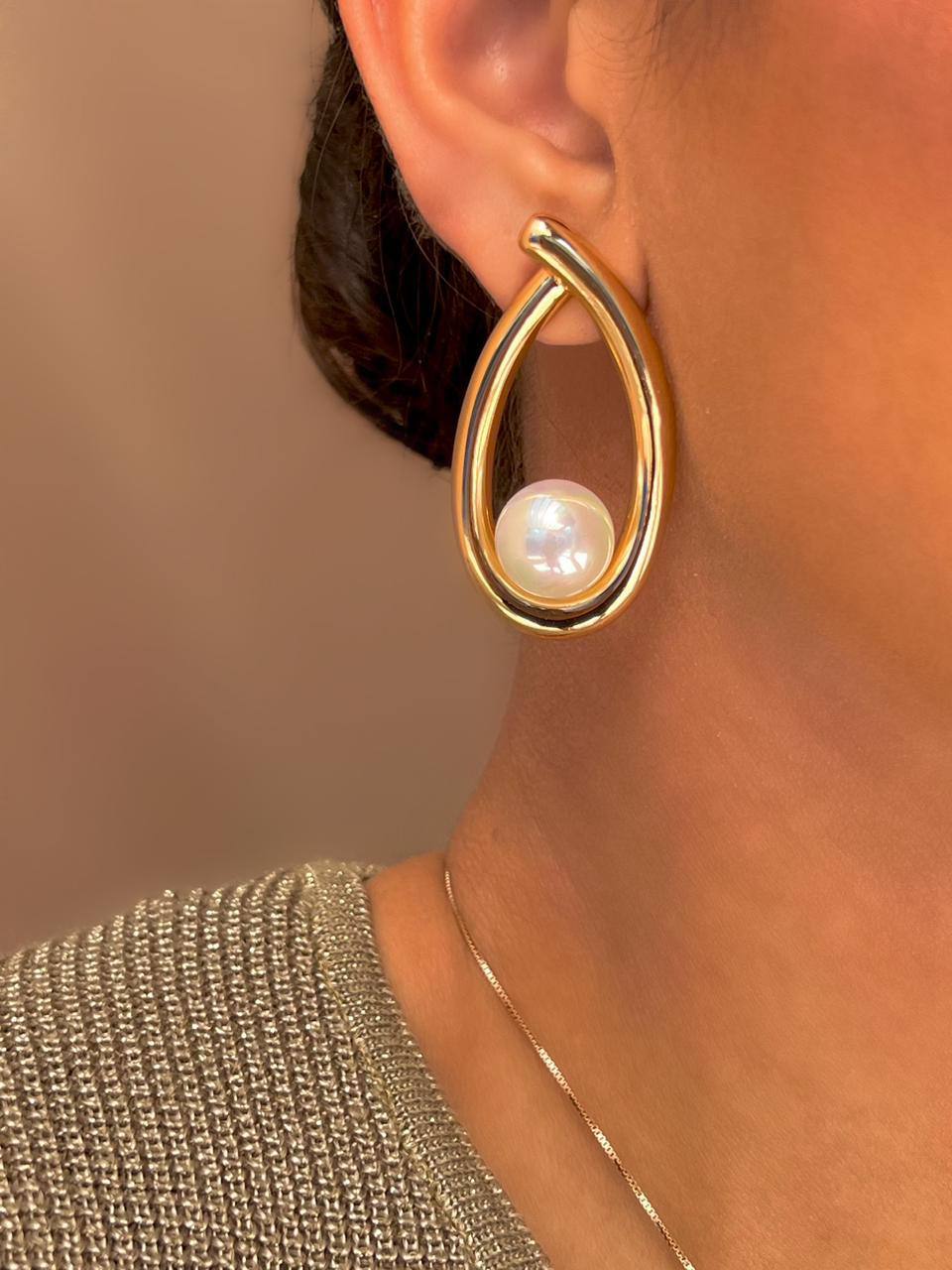 Elegant Gold Drop Earrings