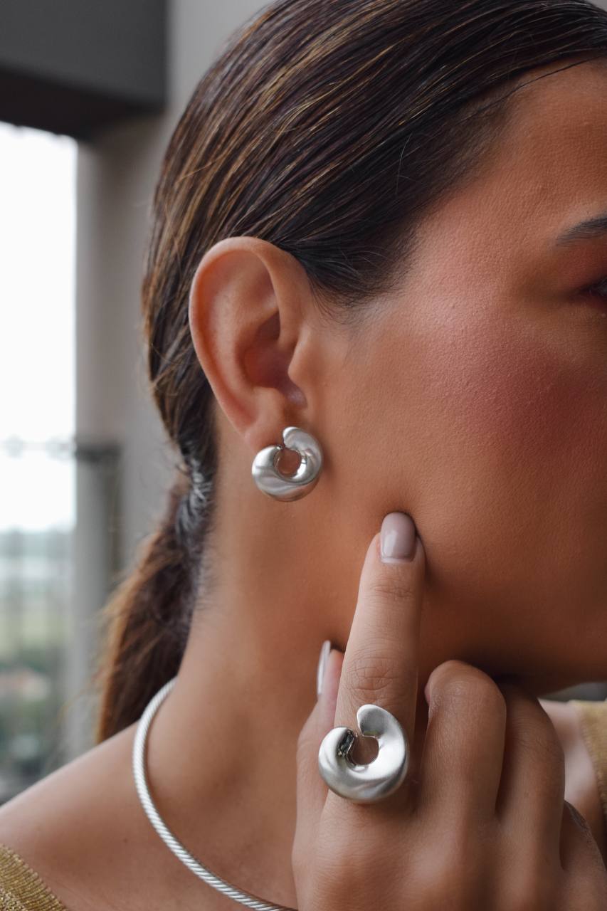 Elegant Silver Jewelry Set