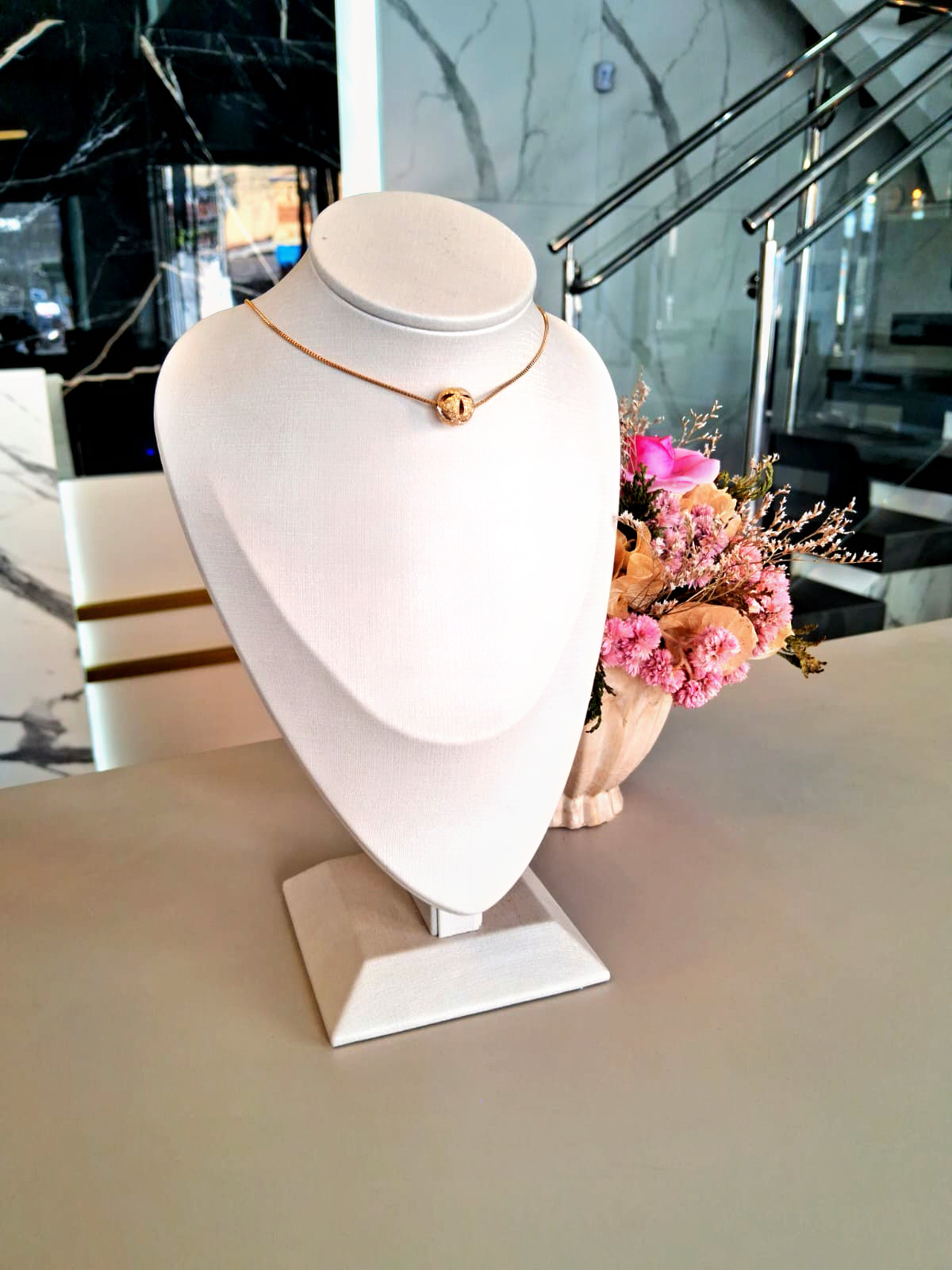 Elegant Gold Necklace
