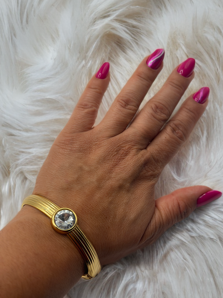 Elegant Gold Bracelet