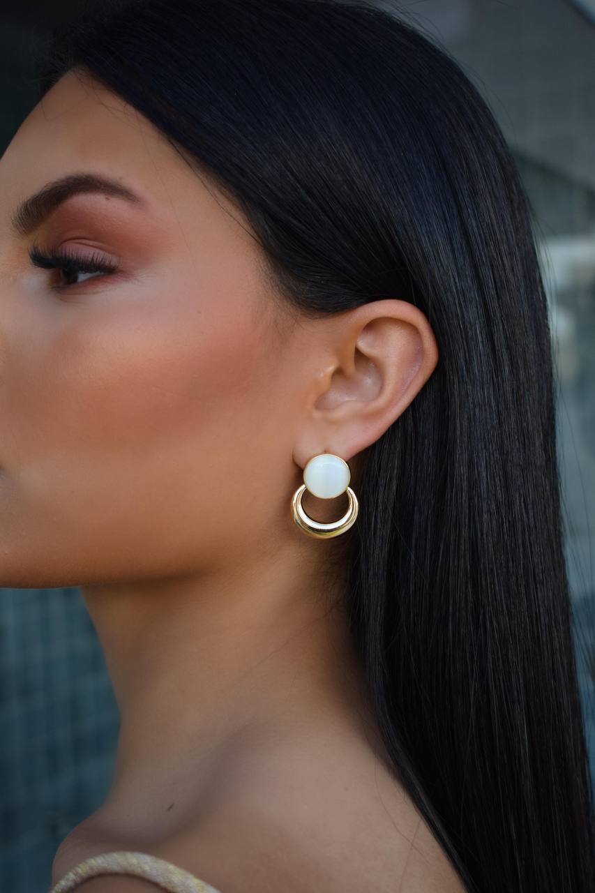 Elegant Gold and Pearl Earrings