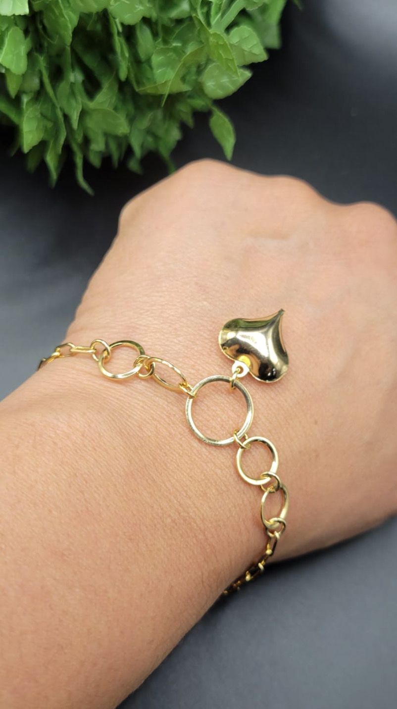 Gold Heart Pendant Bracelet