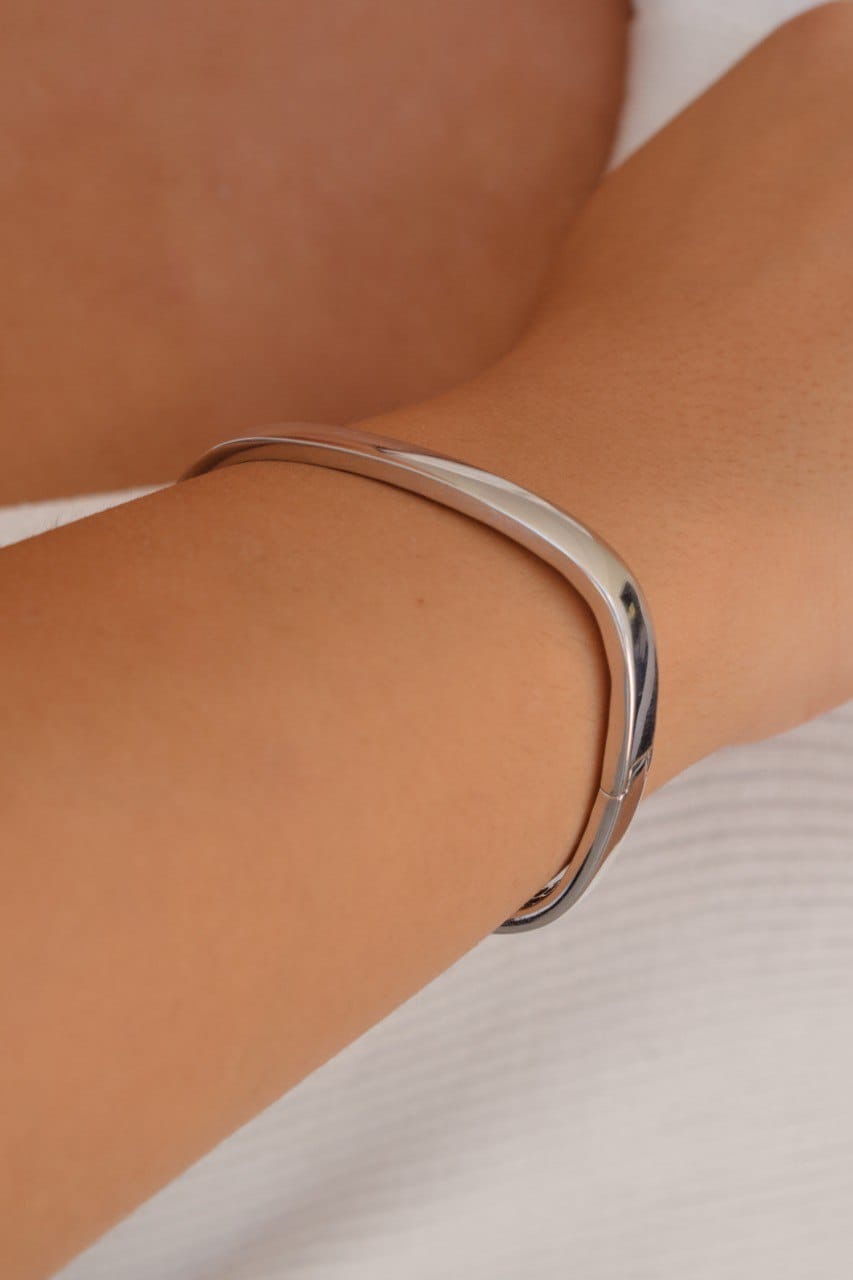 Elegant Silver Bracelet