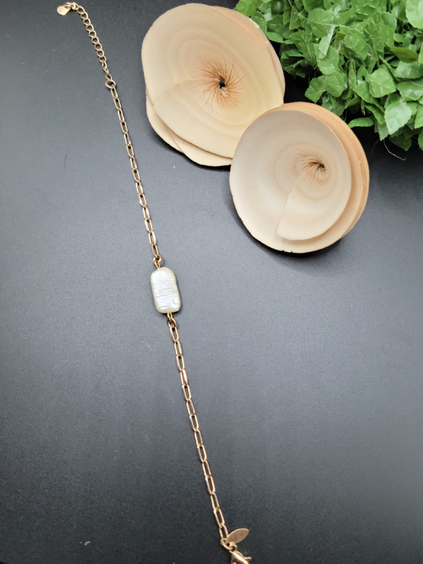 Elegant Gold Chain Bracelet