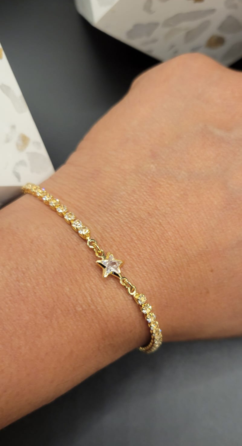 Elegant Gold Bracelet