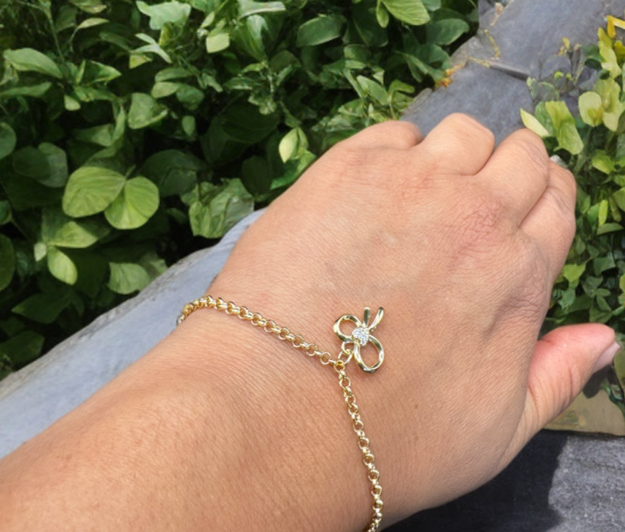 Elegant Gold bracelet