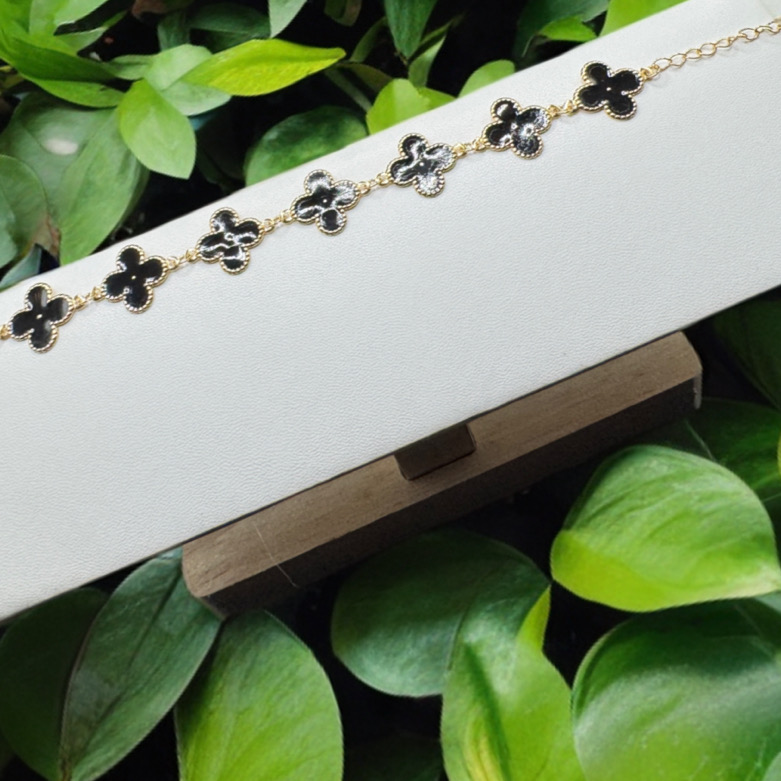 Elegant Clover Bracelet