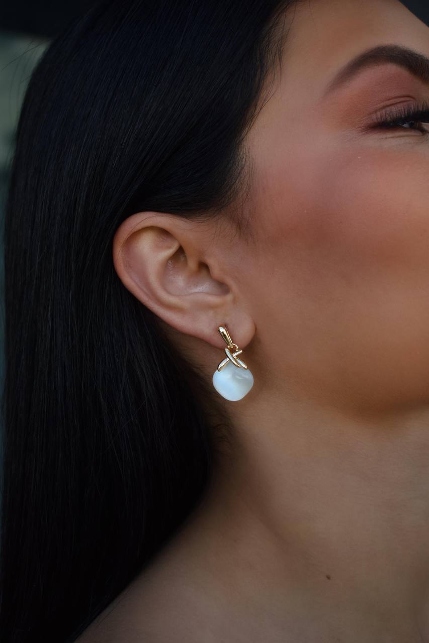 Elegant Pearl Drop Earrings Mother of Pearls